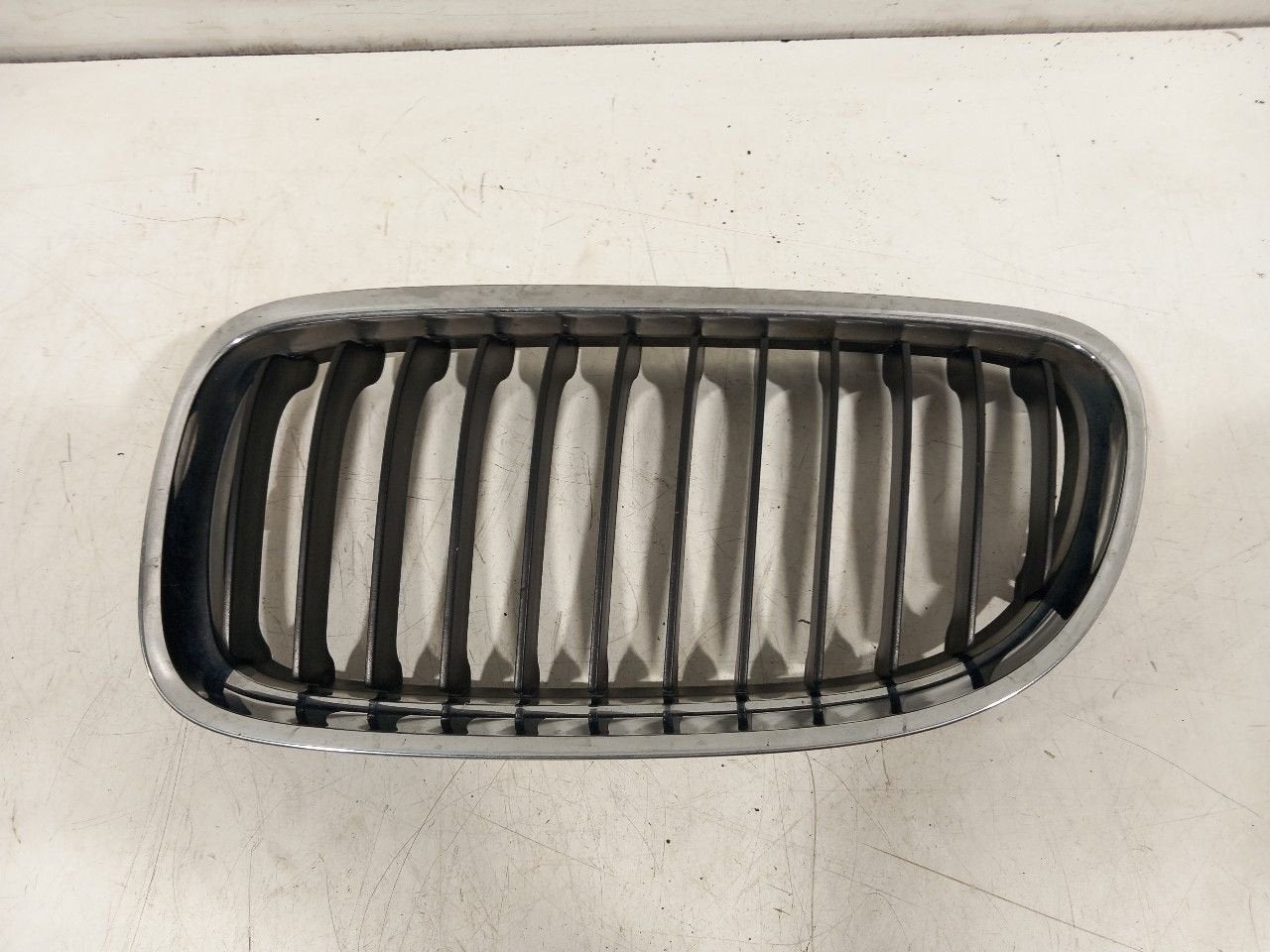 Grillerooster links BMW 3 serie, Onderdelen@venauto.nl, Van der Ven Autorecycling B.V., Gebruikt, Ettenseweg 76, 4706 PB Roosendaal, The Netherlands