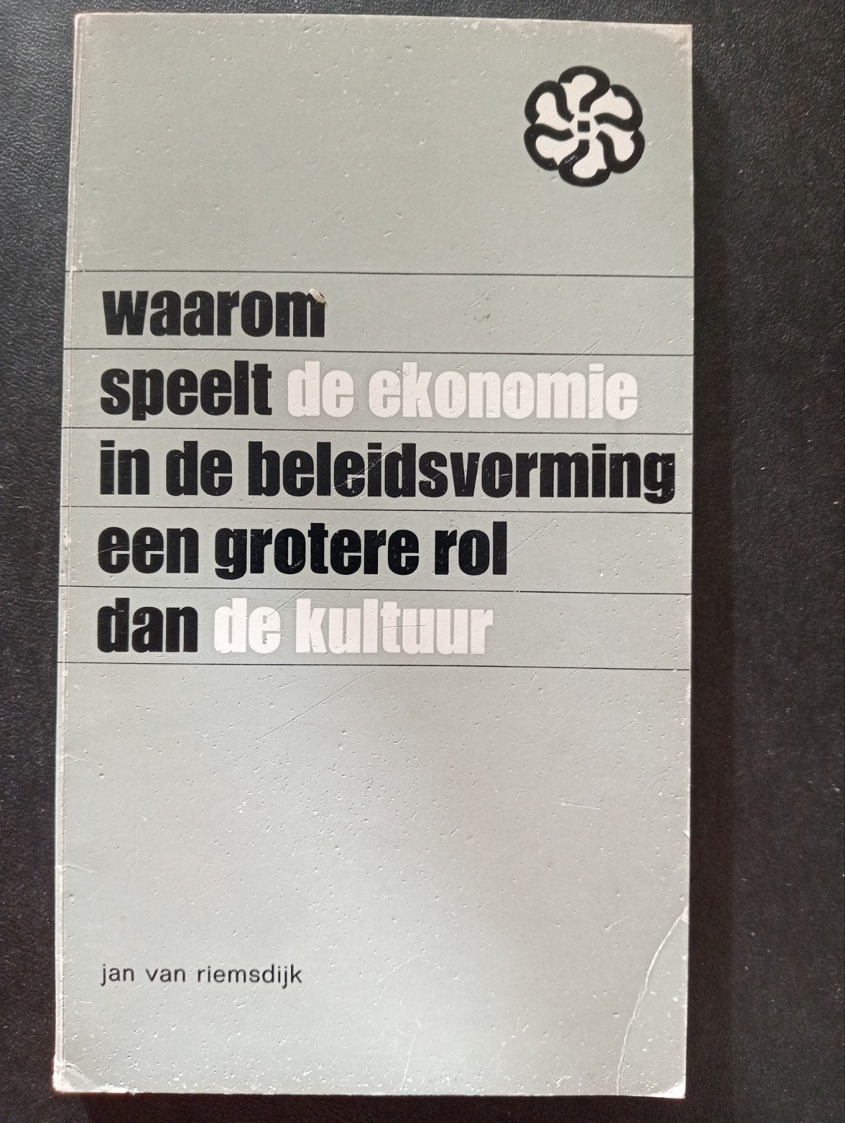 Waarom speelt economie grotere rol dan cultuur?, Ophalen of Verzenden, Gelezen, Economie en Marketing, Jan van Riemsdijk