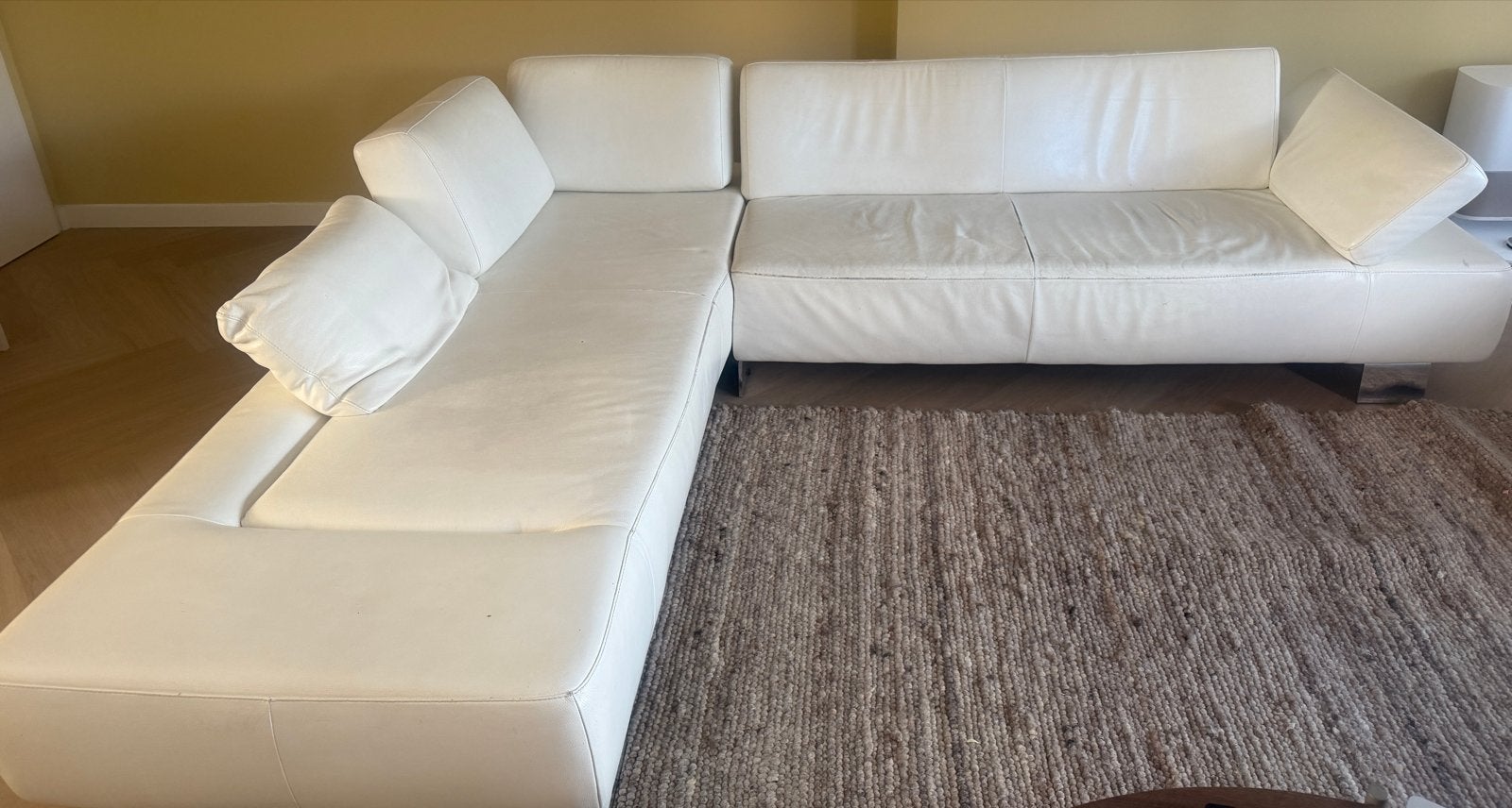 Witte Leren Hoekbank met Zwart-Witte Fauteuil, Ophalen, 250 tot 300 cm, Gebruikt, Hoekbank
