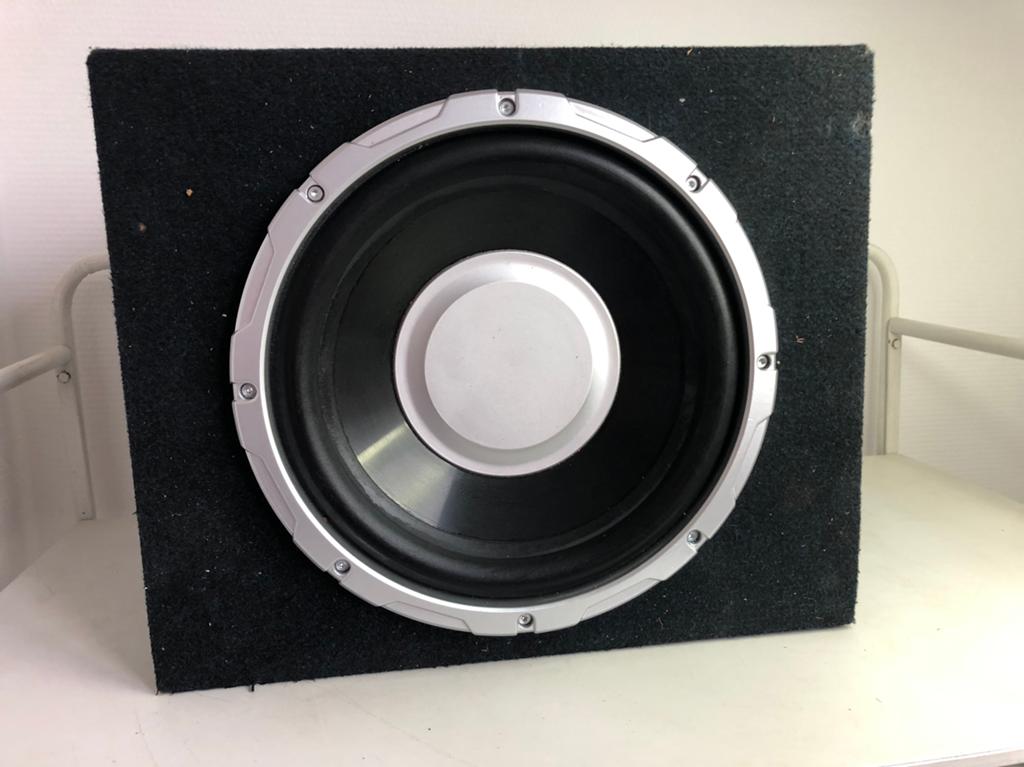 Auto subwoofer 30 cm in kist, Auto diversen, Ophalen of Verzenden, Zo goed als nieuw