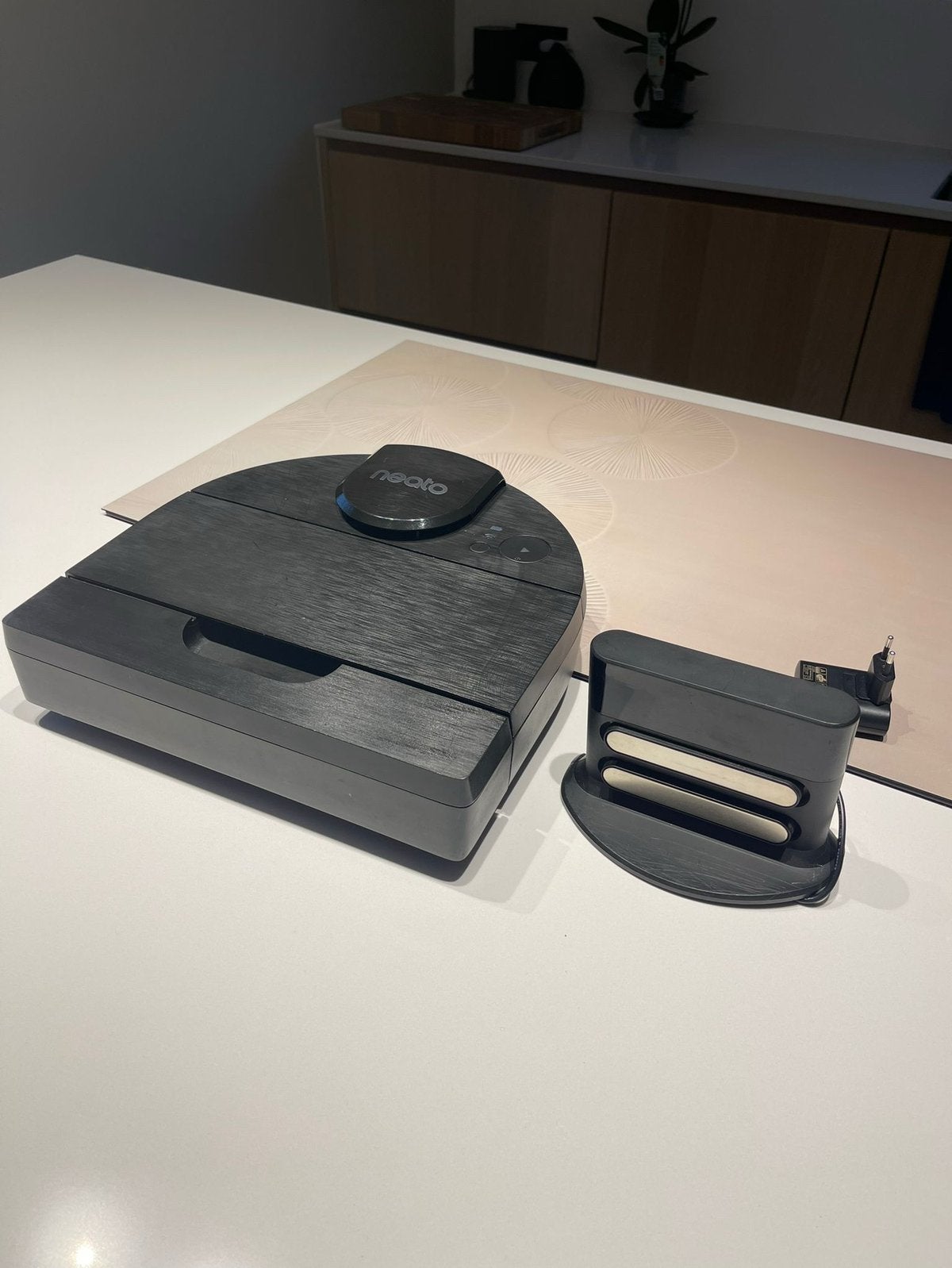 Neato Robotstofzuiger D8, Ophalen, Stille werking, Zo goed als nieuw, Robotstofzuiger