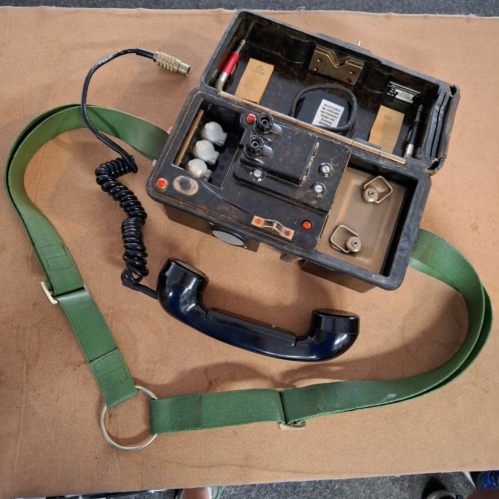 Veldtelefoon nva NATIONALE VOLKSARMEE DDR, Verzamelen, Militaria | Algemeen, Ophalen of Verzenden, Landmacht, Duitsland