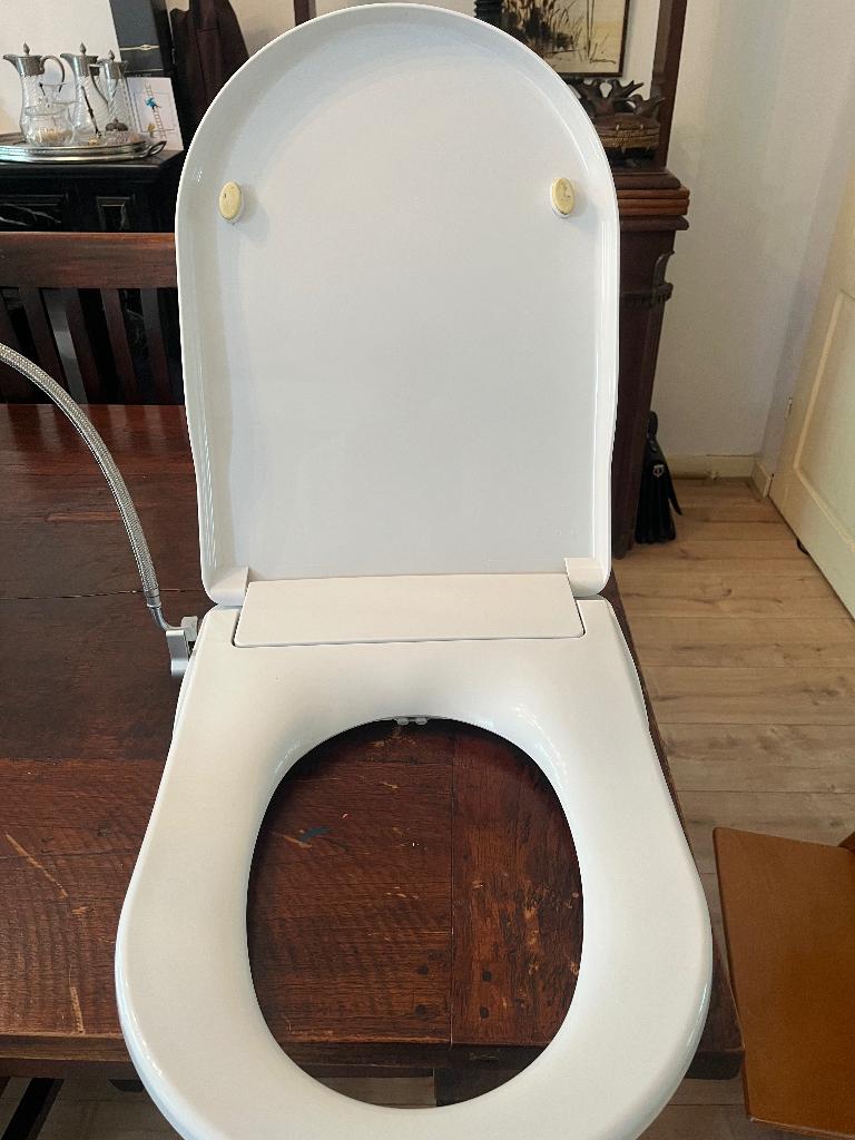 Soft closing WC bril met bidet z.g.a.n., Ophalen, Zo goed als nieuw, Toilet