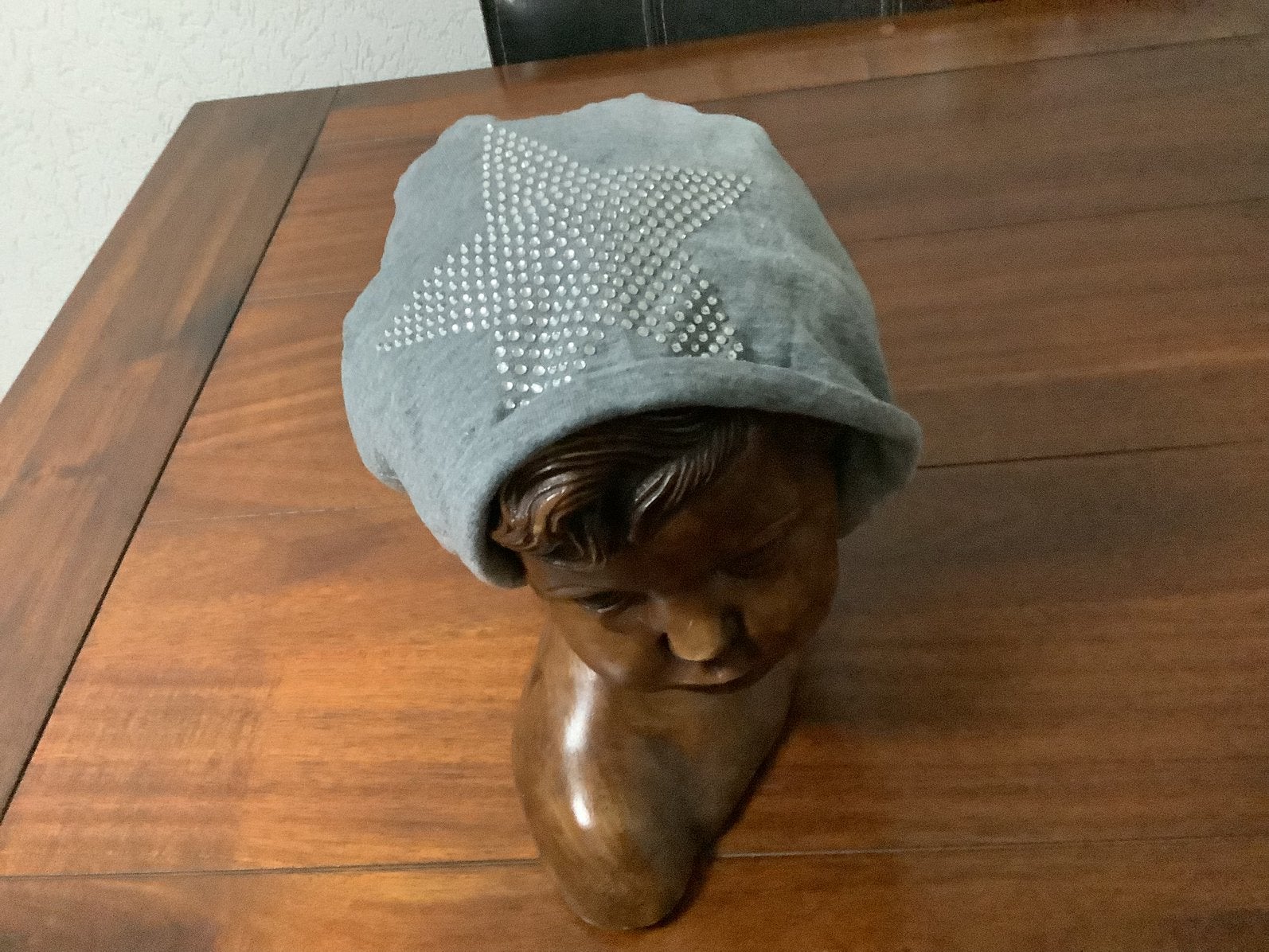 Muts.  Zilver-ster.  ( volwassene)., Verzenden, Nieuw, One size fits all