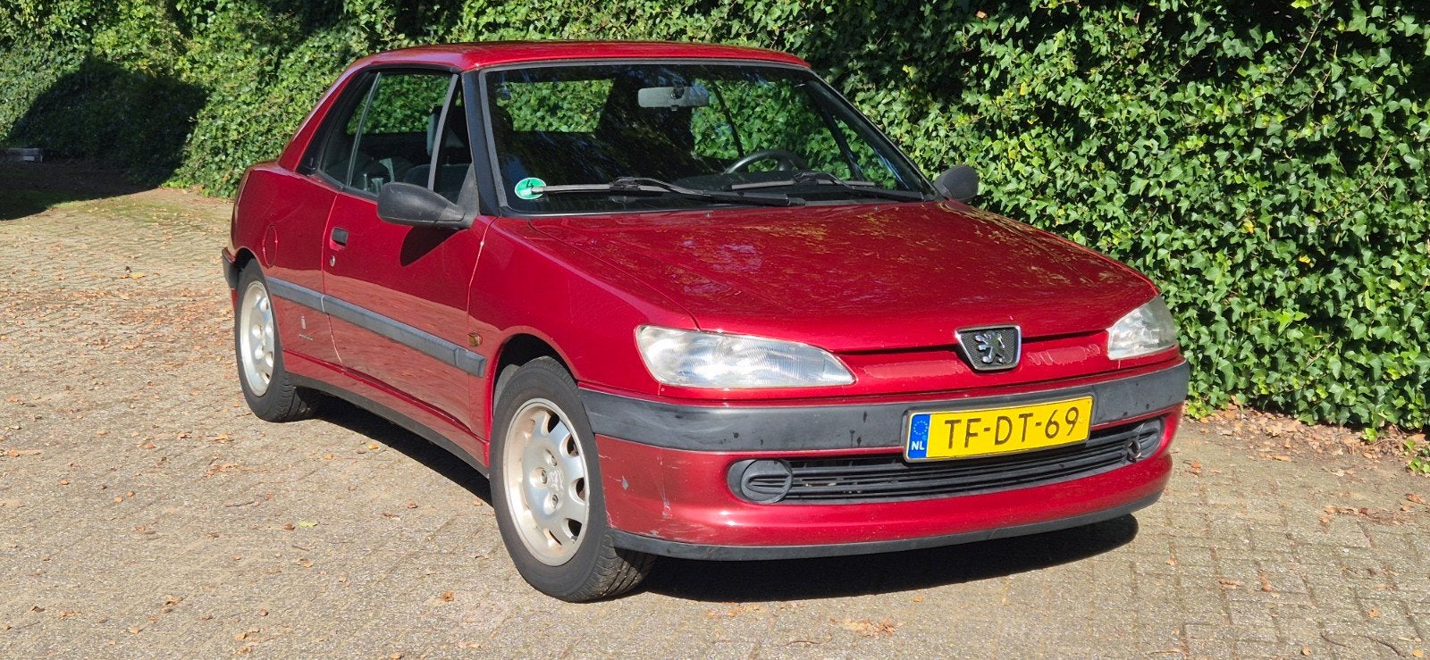 Peugeot 306 1.6 Cabriolet met winterkap 159.000 km 1998, Auto's, Voorwielaandrijving, Stof, Zwart, 4 cilinders