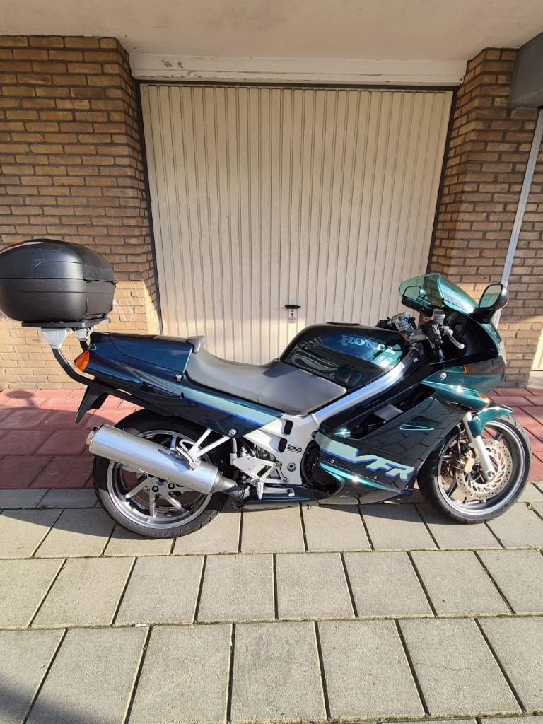 Honda VFR750F RC36 originele metallic groene lak, Motoren, Motoren | Honda, 4 cilinders, Motorrijbewijs A, Gebruikt, Meer dan 35 kW