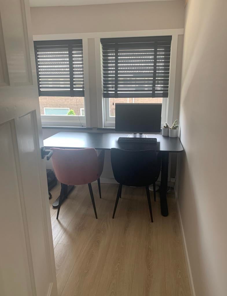 Bureau IKEA - in hoogte verstelbaar, Huizen en Kamers, Kamers te huur