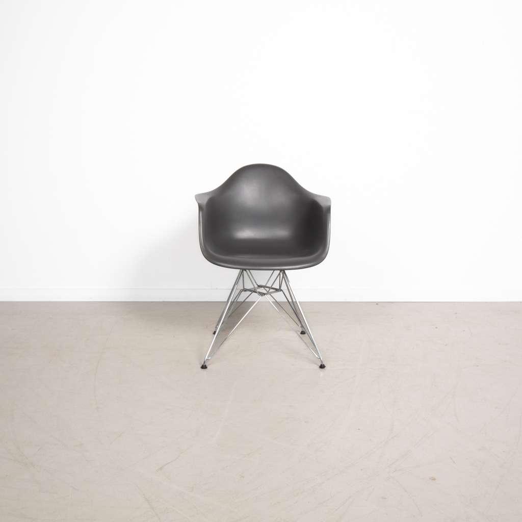 Vitra Eames DAR Kuipstoel Donkergrijs, Niet ingevuld, Stof, Niet ingevuld, Zo goed als nieuw