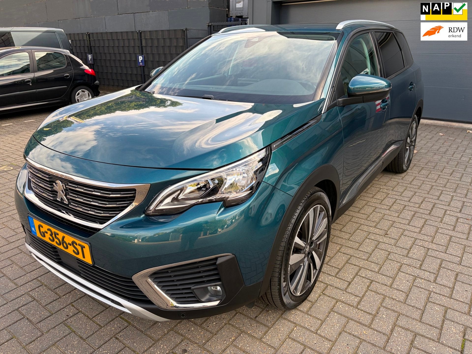Peugeot 5008 1.2 PureTech Blue Lease Premium / 7-pers / Auto, Auto's, Gebruikt, Euro 6, 1199 cc, 3 cilinders