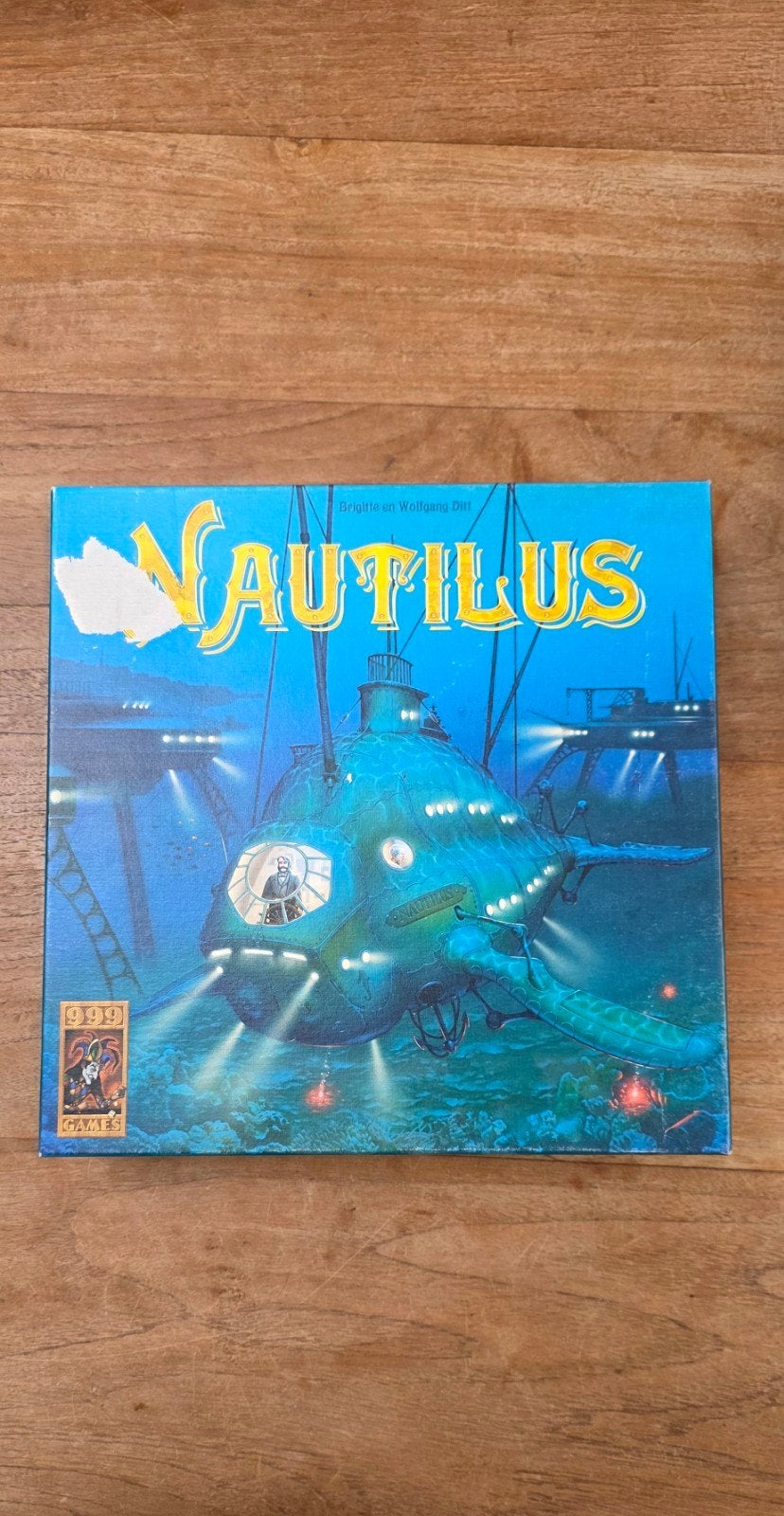 Nautilus Bordspel NL, Hobby en Vrije tijd, Gezelschapsspellen | Bordspellen, Drie of vier spelers, Ophalen of Verzenden, Gebruikt