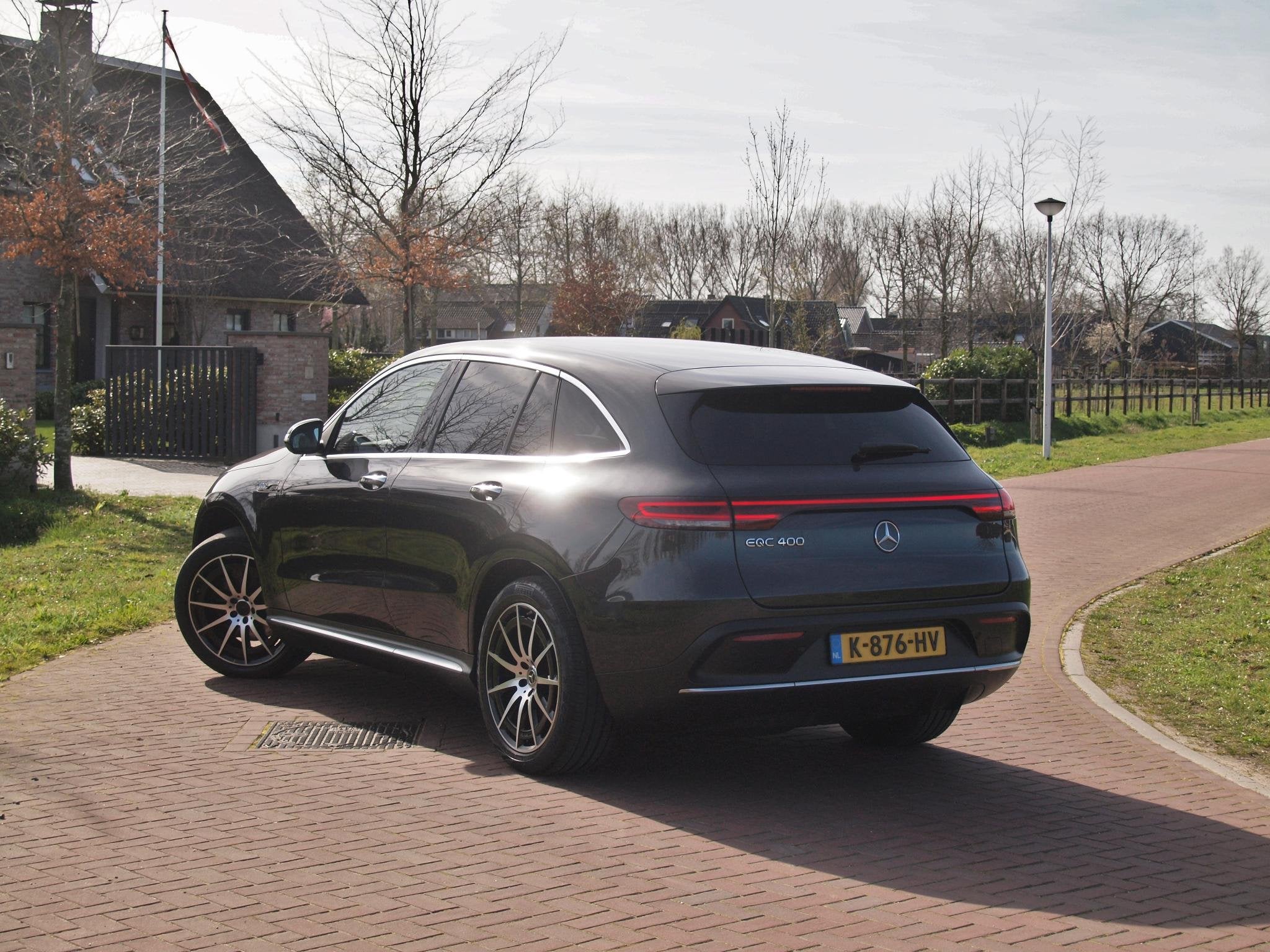 Mercedes-Benz EQC 400 4MATIC Business Solution AMG 80 kWh |, Auto's, Automaat, Zwart, 80 kWh, Vierwielaandrijving