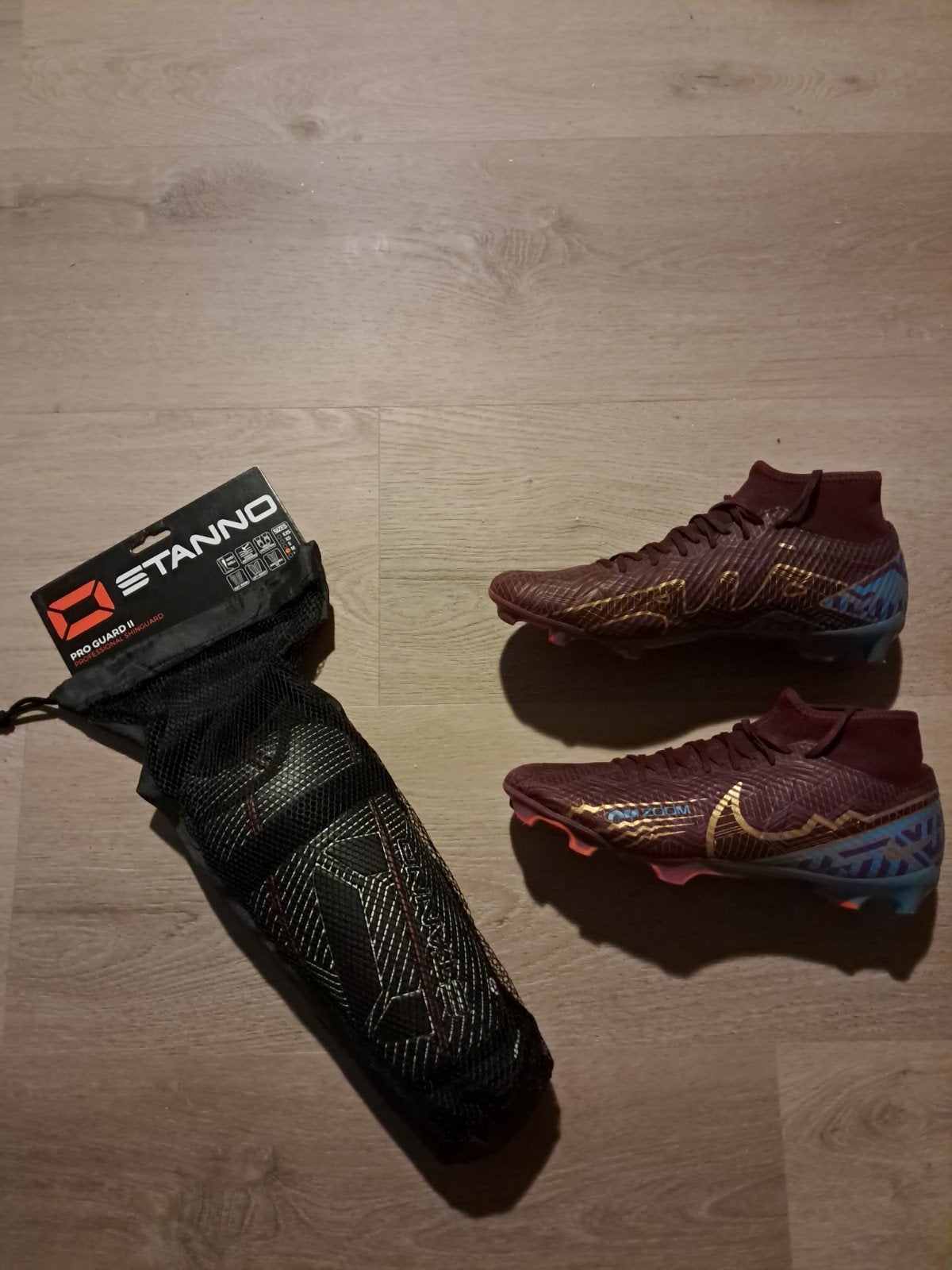 Nike Mercurial superfly 9 (44) + scheenbeschermers erbij, Schoenen, Zo goed als nieuw, Maat M, Ophalen of Verzenden