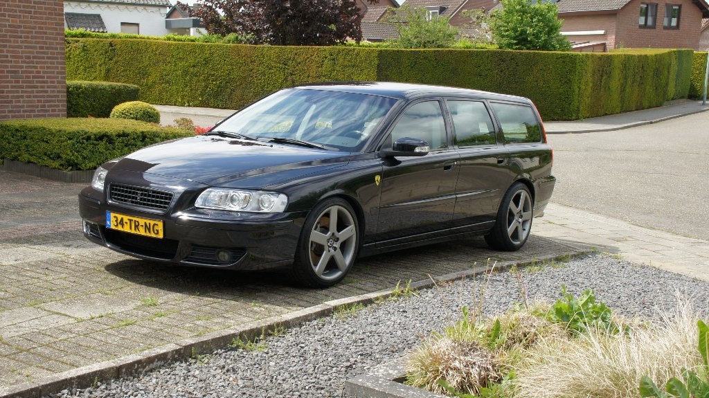 Volvo V70 2.5 T 2007 Zwart, Auto's, Voorwielaandrijving, 1800 kg, Zwart, 1504 kg