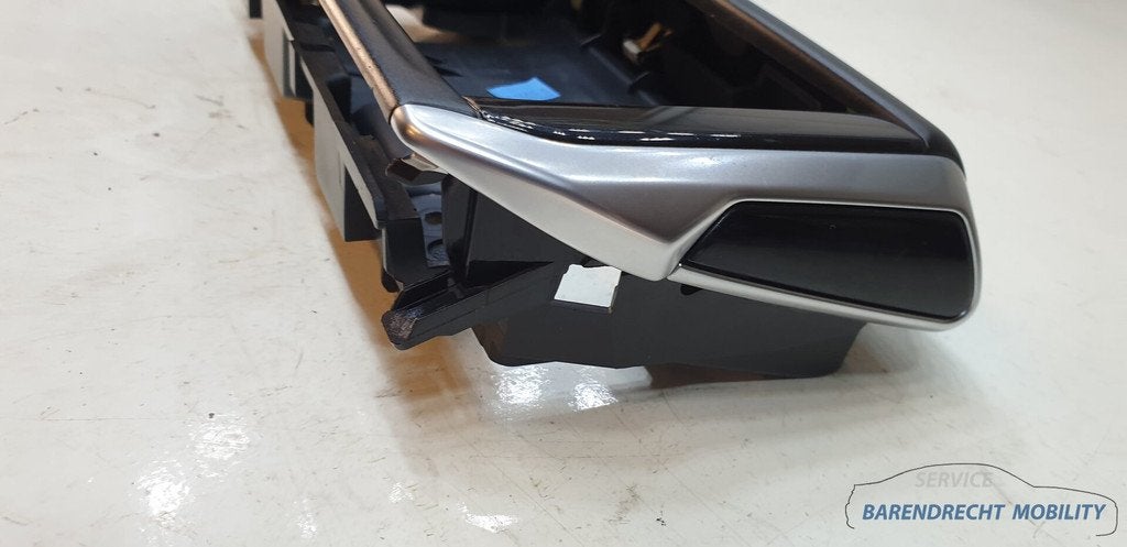Display navigatie behuizing Peugeot 208 9672846077 frame ori, Taurusavenue 1
2132 LS  Hoofddorp, NL, Gebruikt, Contact.group@renault.com