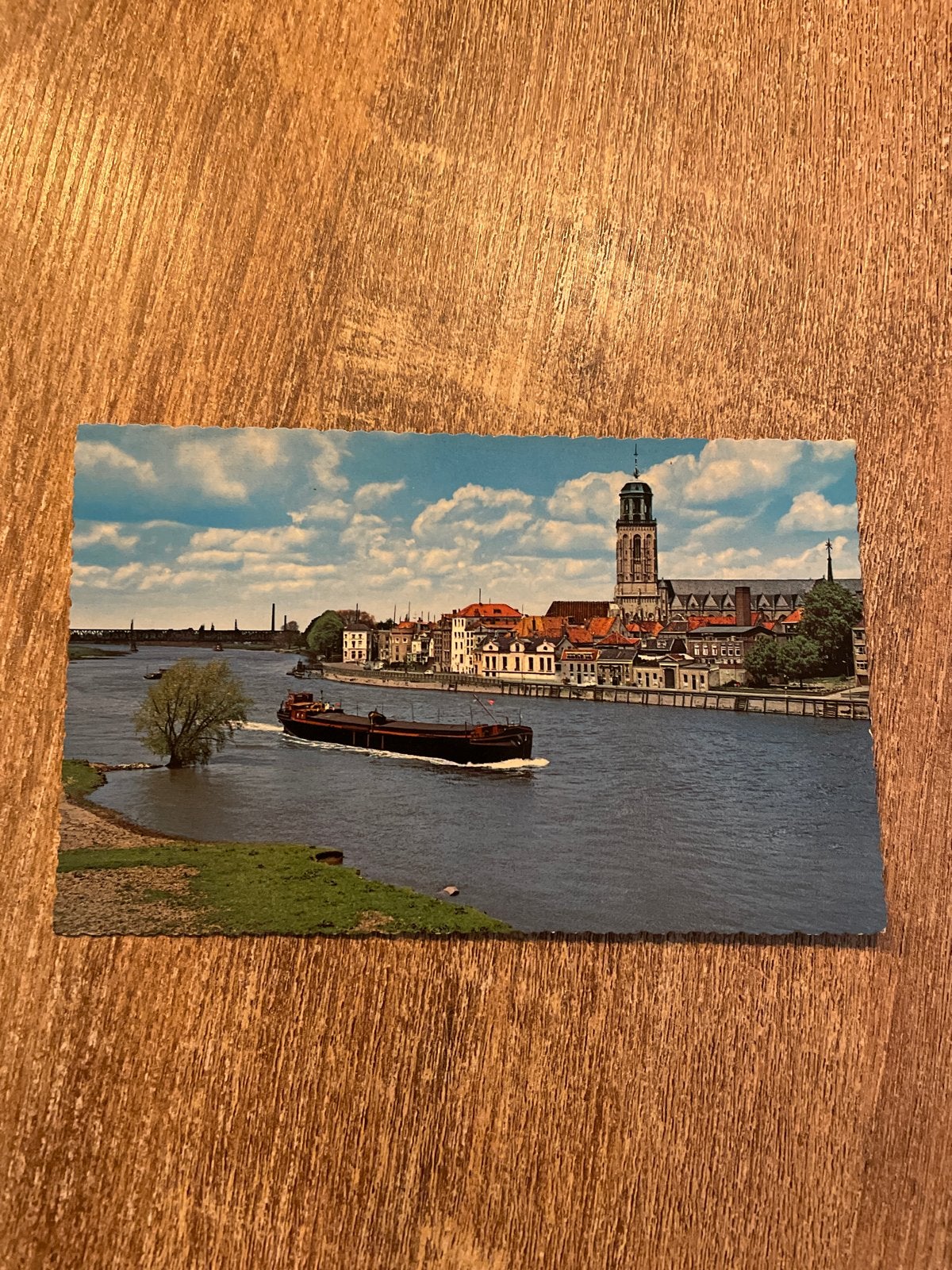 Ansichtkaart Deventer met schip op de IJssel, Ophalen of Verzenden, 1960 tot 1980, Ongelopen, Overijssel