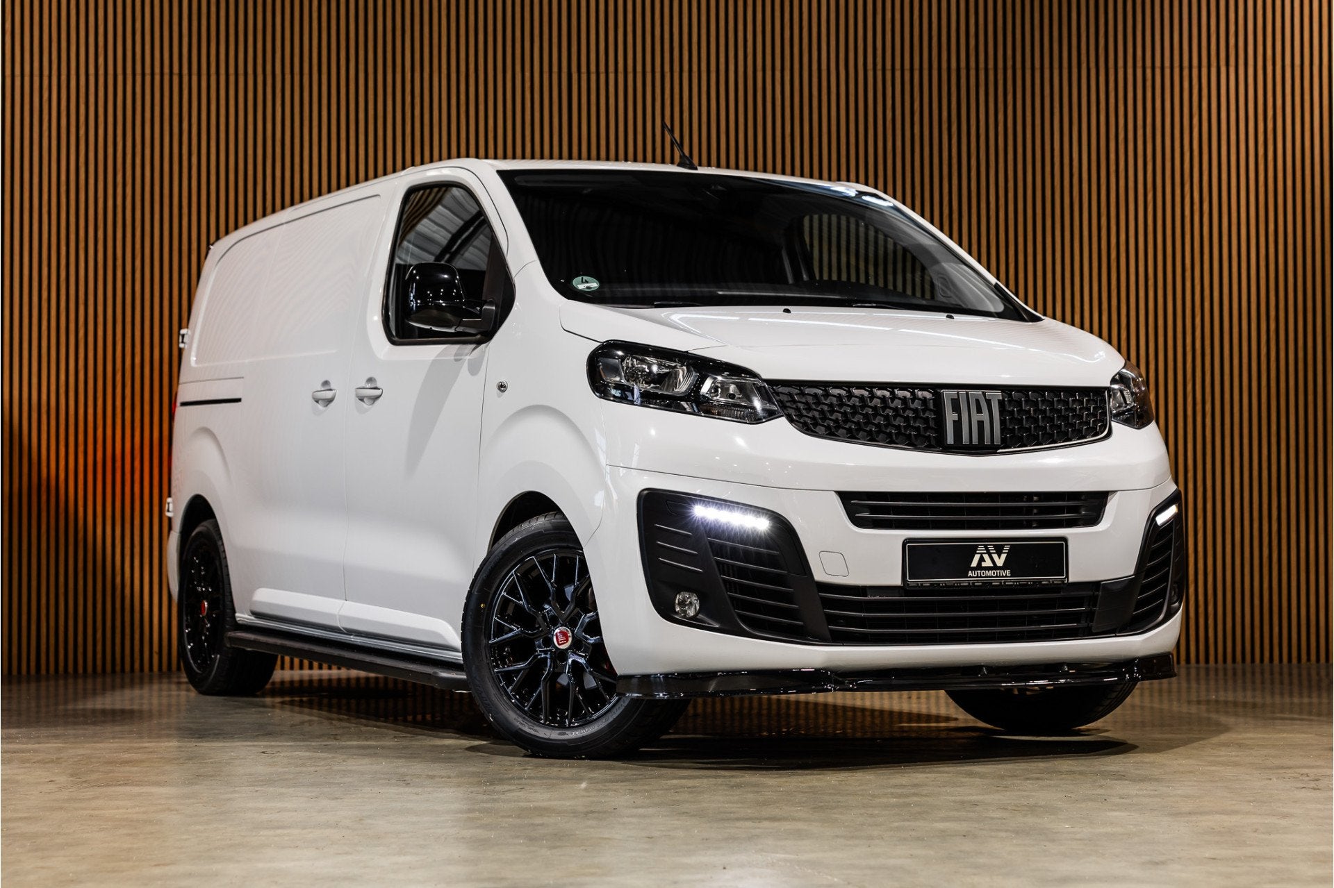 Fiat Scudo 2.0 MultiJet 145 PK L2H1 | Sortimo | CarPlay | Ca, Auto's, Stof, Gebruikt, Zwart, 4 cilinders