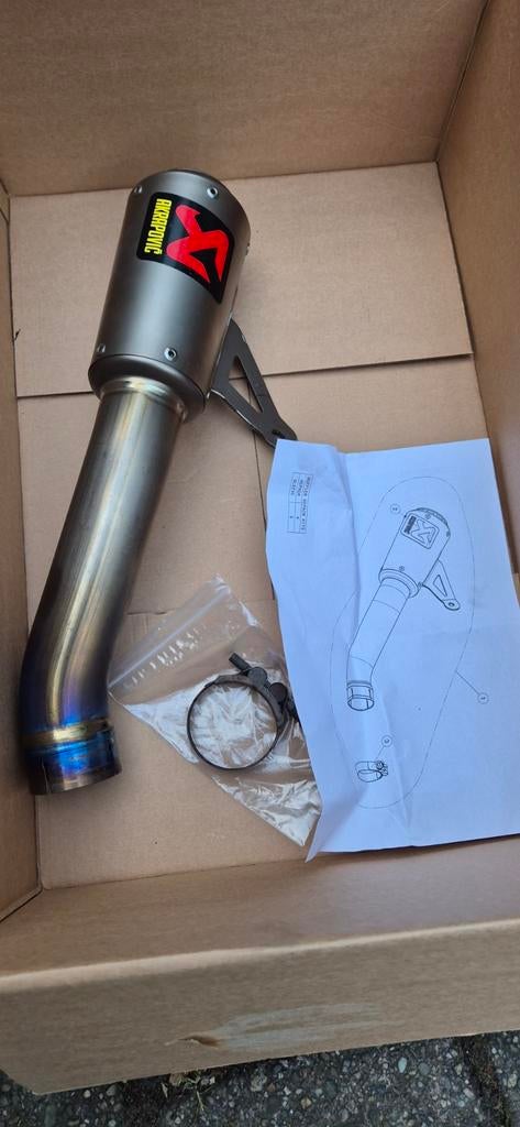 Akrapovic uitlaat - Hoogwaardige prestaties en geluid, Ophalen of Verzenden, Nieuw, Universele onderdelen