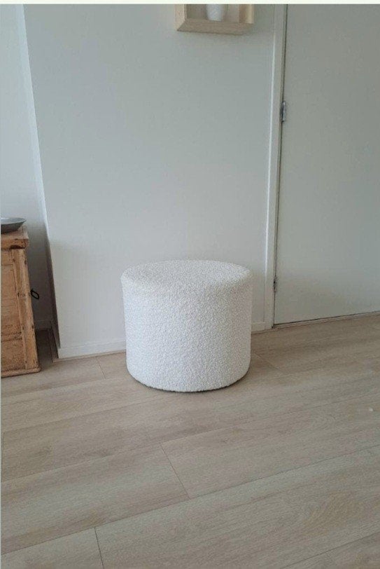 Bouclé poef, kleur off white, 50x40cm, Minder dan 50 cm, Rond, Minder dan 50 cm, Ophalen of Verzenden