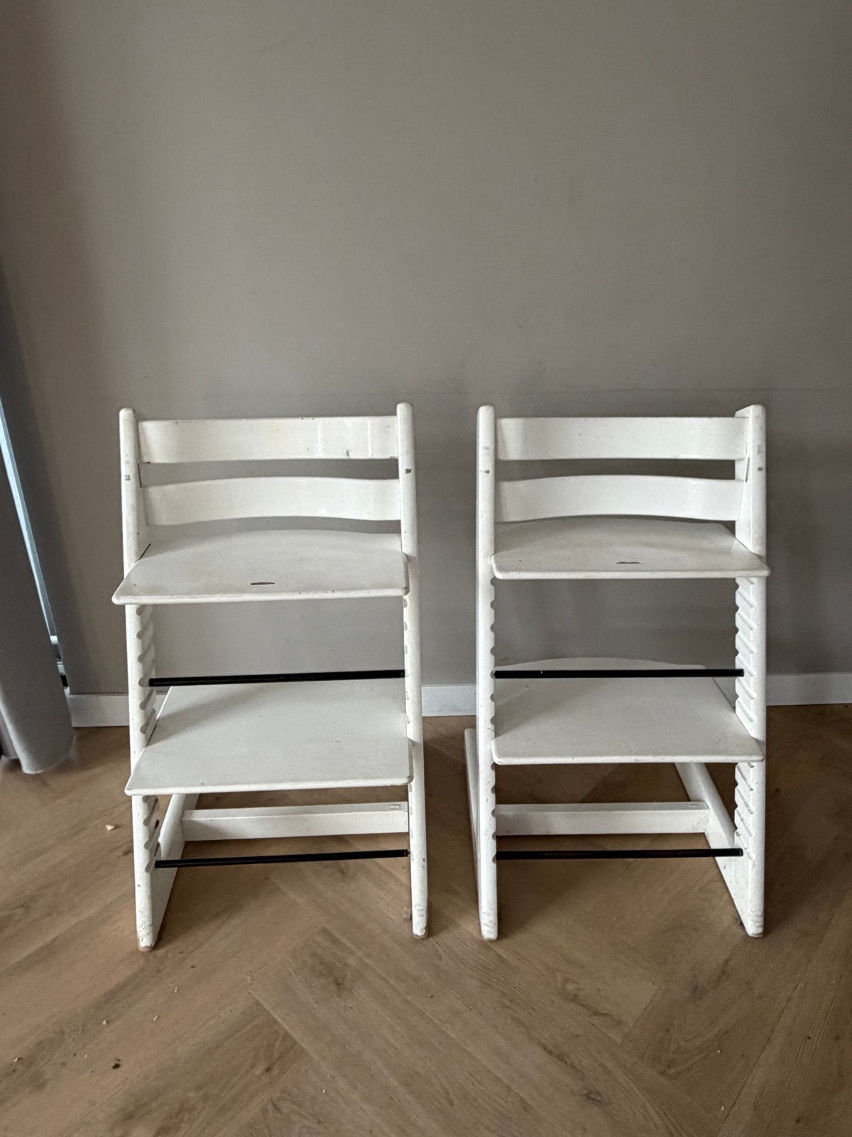 2 witte Stokke Tripp Trapp meegroeistoelen, Ophalen, Gebruikt, Meegroeistoel
