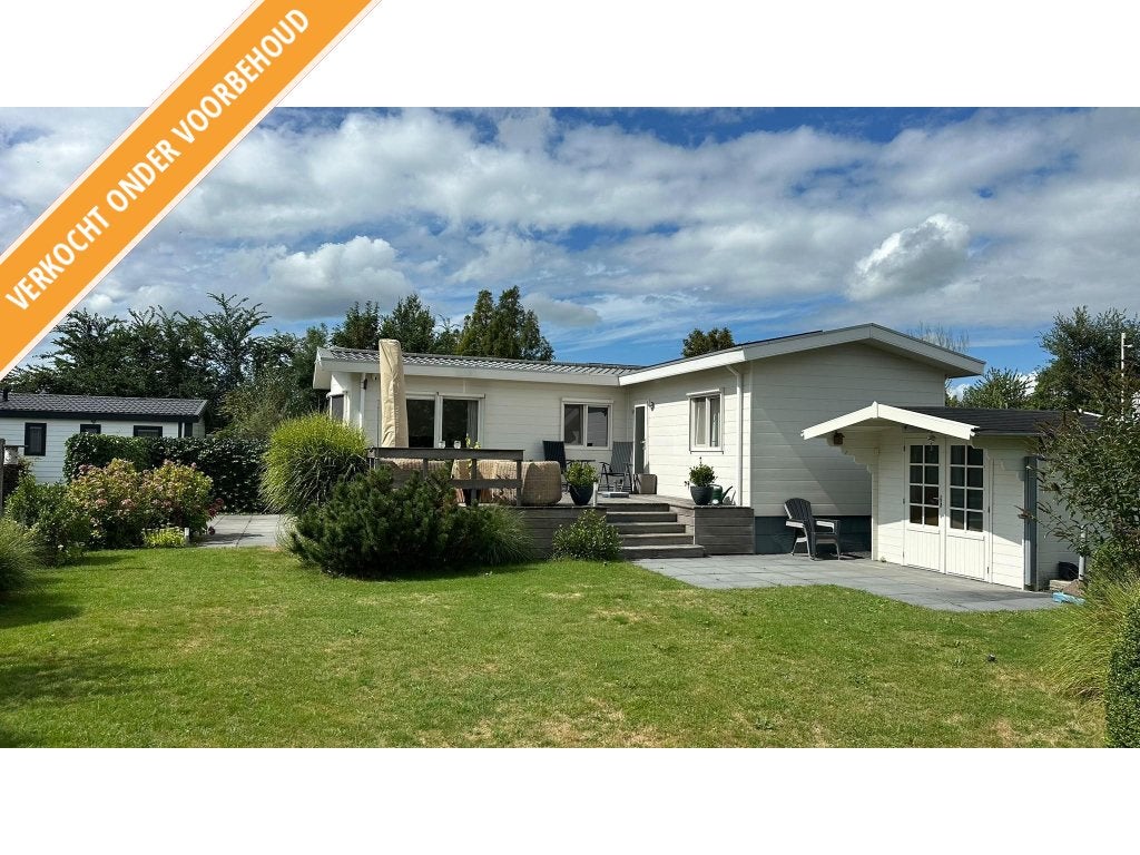 L-Chalet (+/- 60 m2) te koop in Woudsend, Friesland! R#52R, Tot en met 4