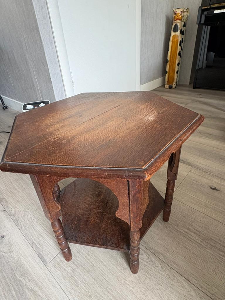 Vintage bijzettafel zeshoekig, hout, 44 cm hoog, Antiek en Kunst, Antiek | Overige Antiek, Ophalen