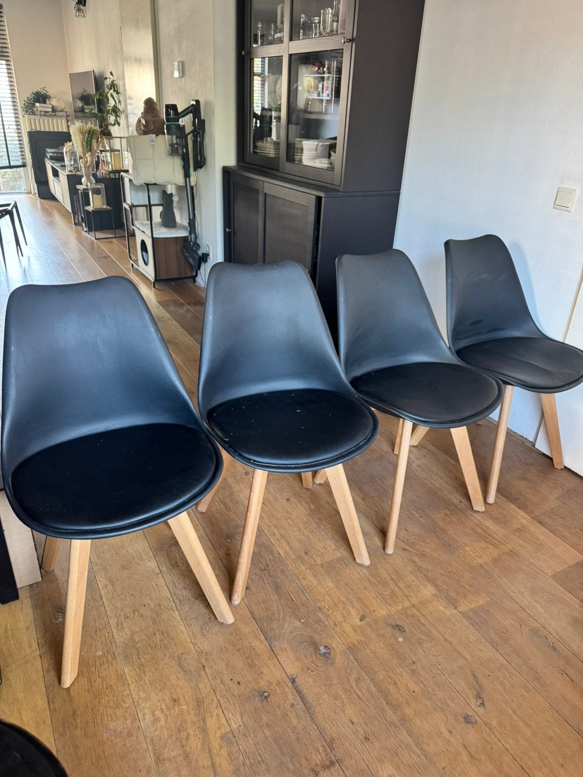 4 eetkamer stoelen zwart - gebruikt, Ophalen, Kunststof, Gebruikt, Zwart