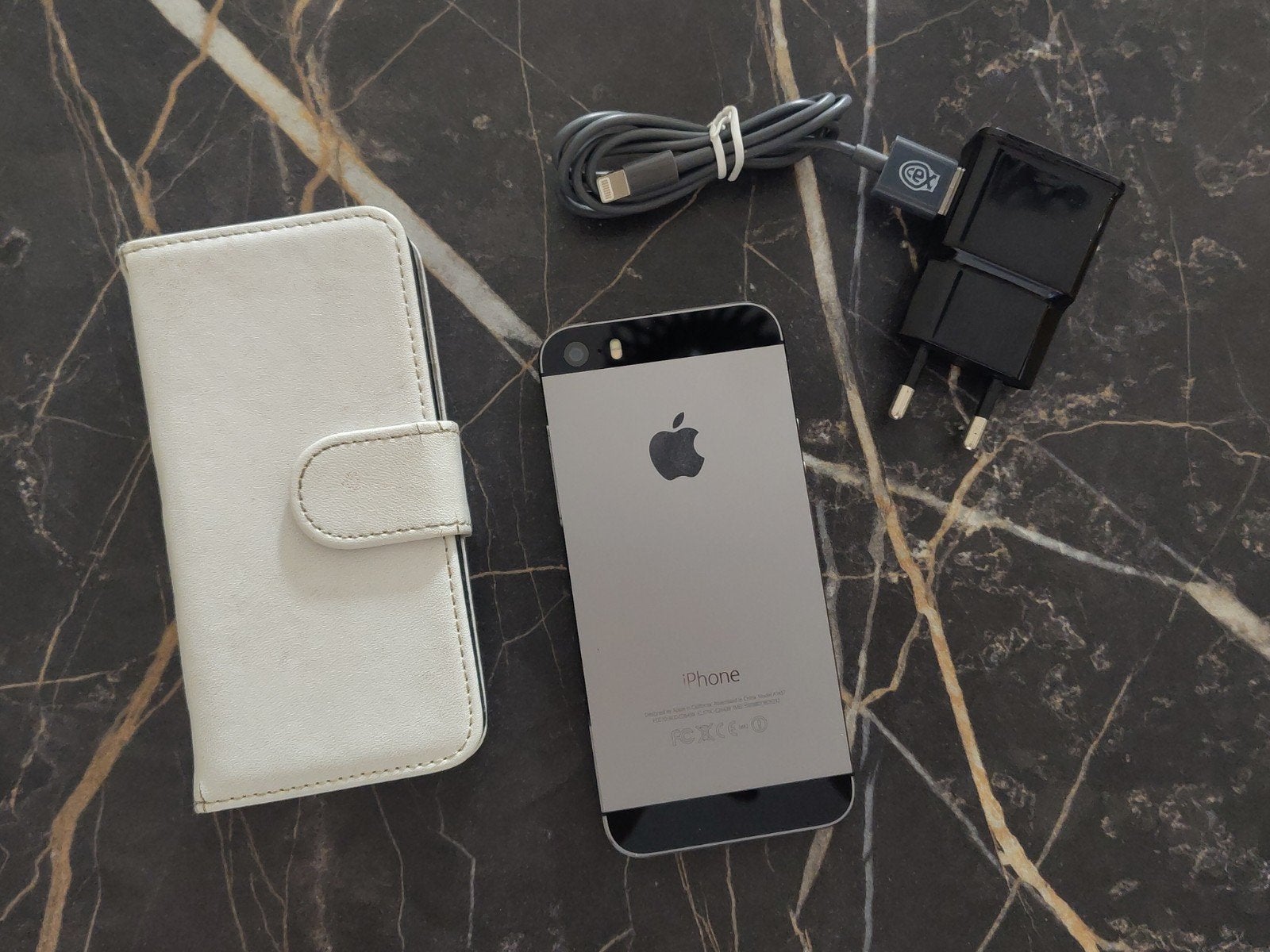 iPhone 5s met accessoires, Ophalen, Gebruikt, 16 GB, Zwart