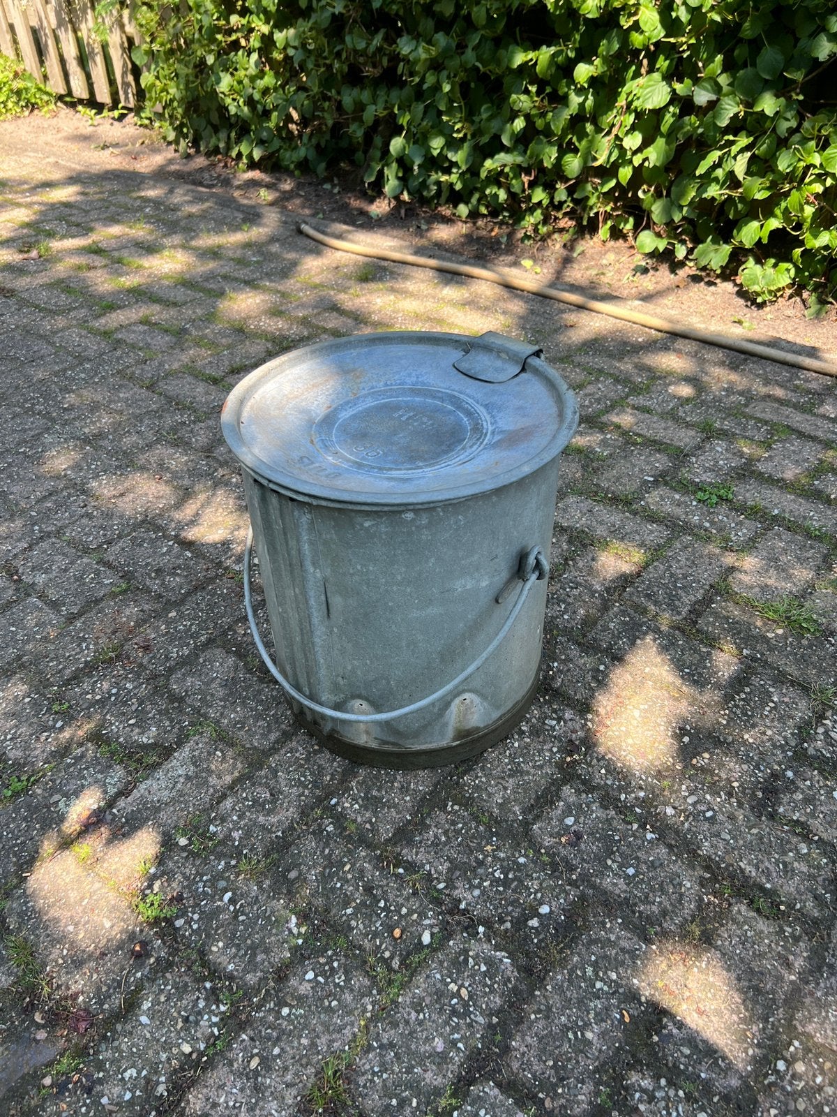 Antieke zinken emmer met deksel, voederbak, vuilnisemmer., Ophalen of Verzenden