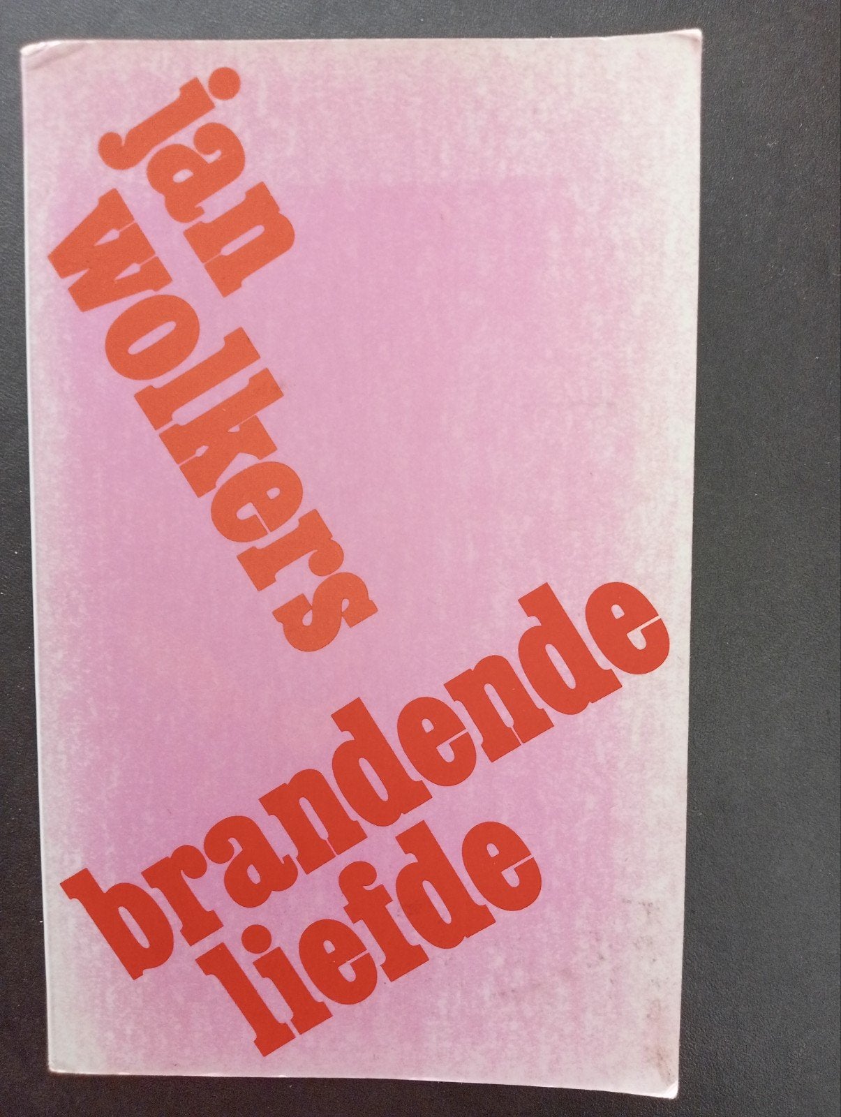 Jan Wolkers - Brandende Liefde (redelijke staat), Ophalen of Verzenden, Gelezen, Jan Wolkers