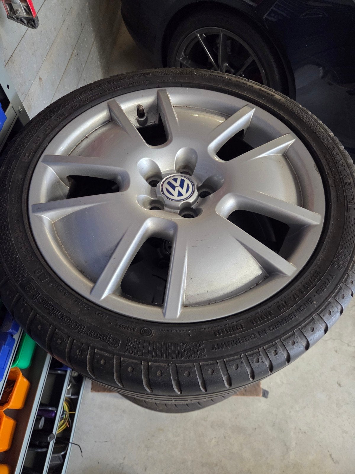 Beetle sport 17 inch orginele velgen met zomerbanden 225/45, Gebruikt, Banden en Velgen, 17 inch, Ophalen of Verzenden