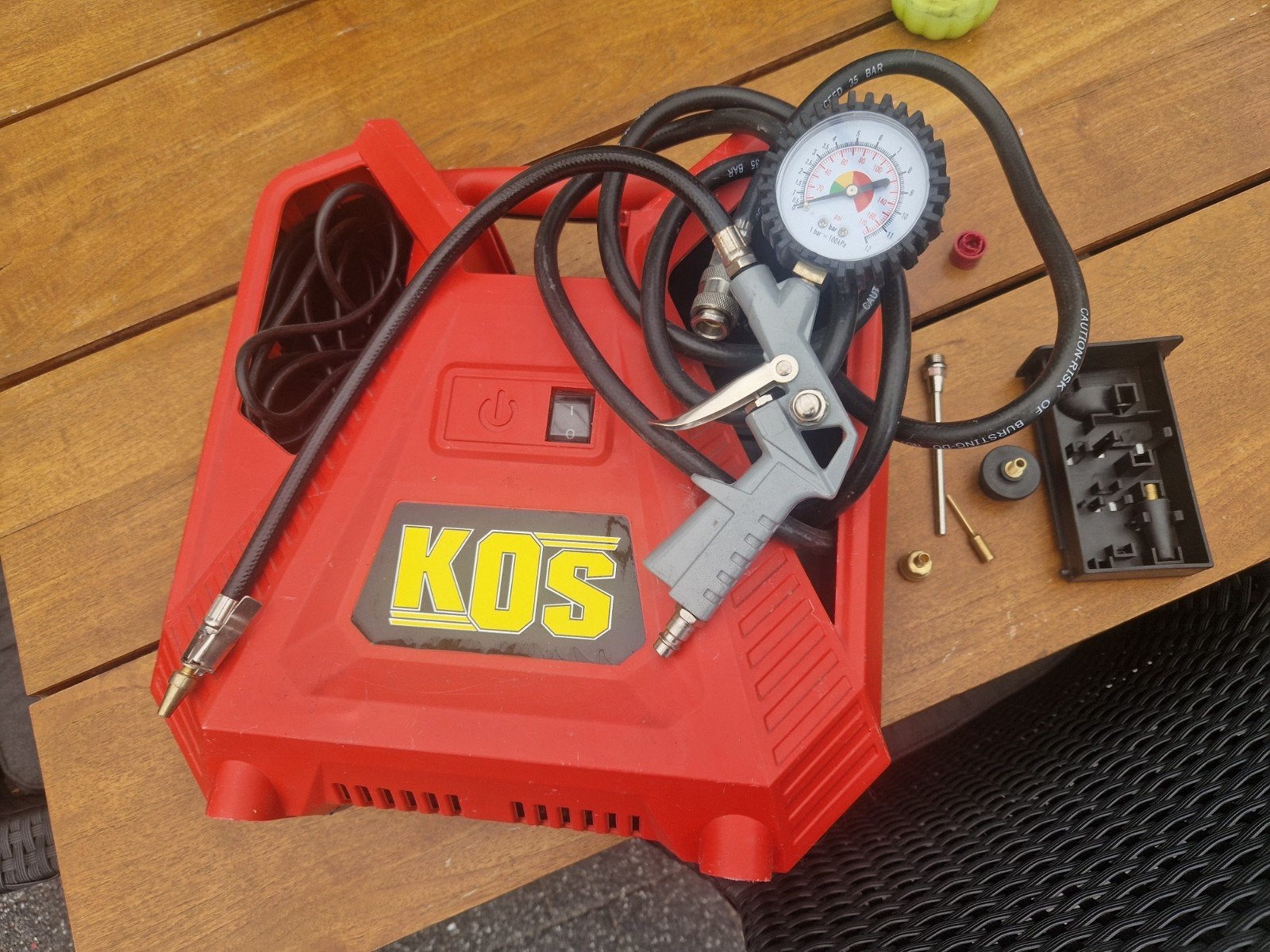 KOS Draagbare Luchtcompressor met Manometer, Gebruikt, Ophalen of Verzenden, Minder dan 200 liter/min, Minder dan 6 bar