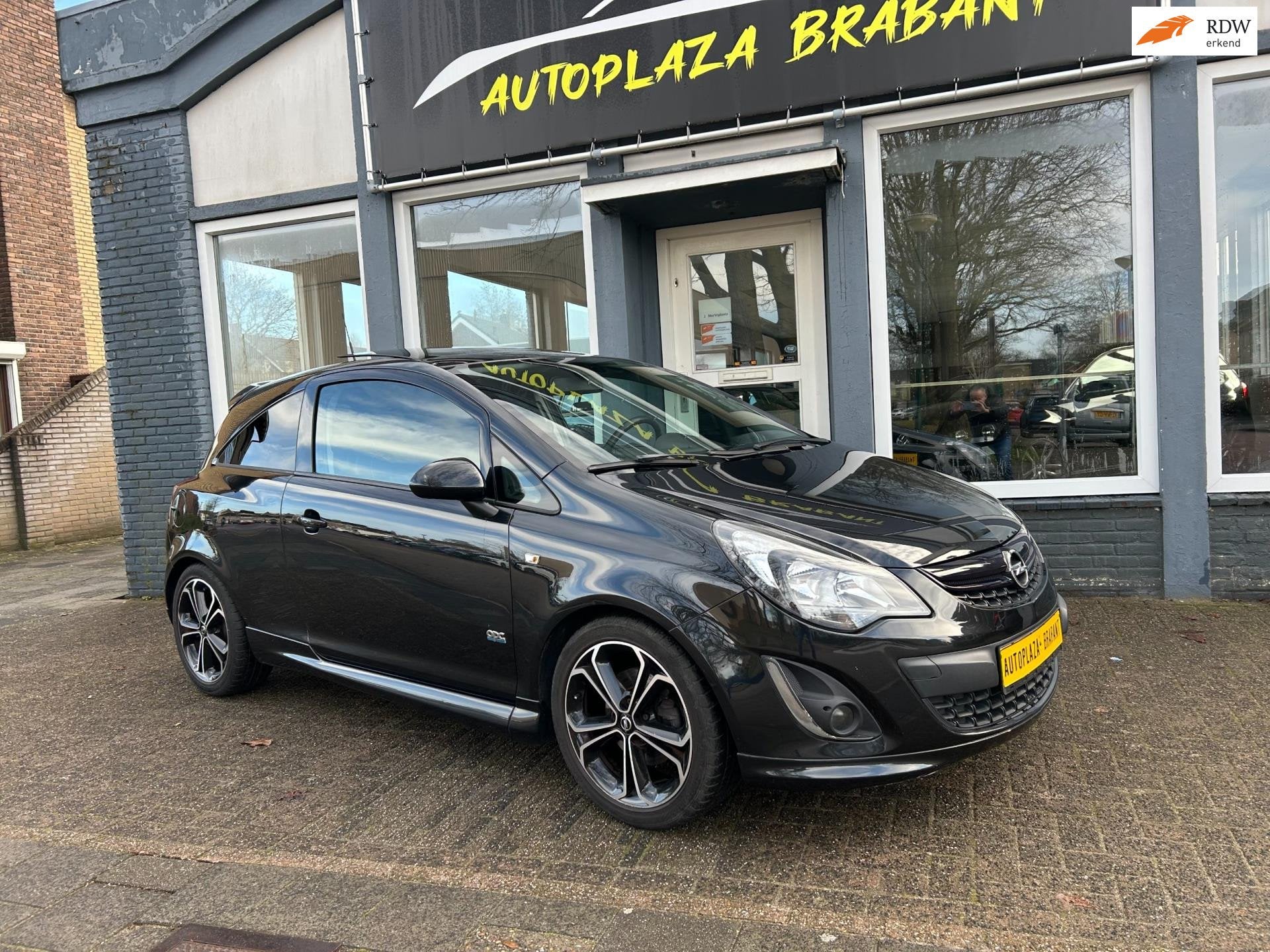 Opel Corsa 1.4-16V TURBO / OPC EDITIE / NAVI / 120 PK / PDC, Voorwielaandrijving, Stof, Gebruikt, Zwart