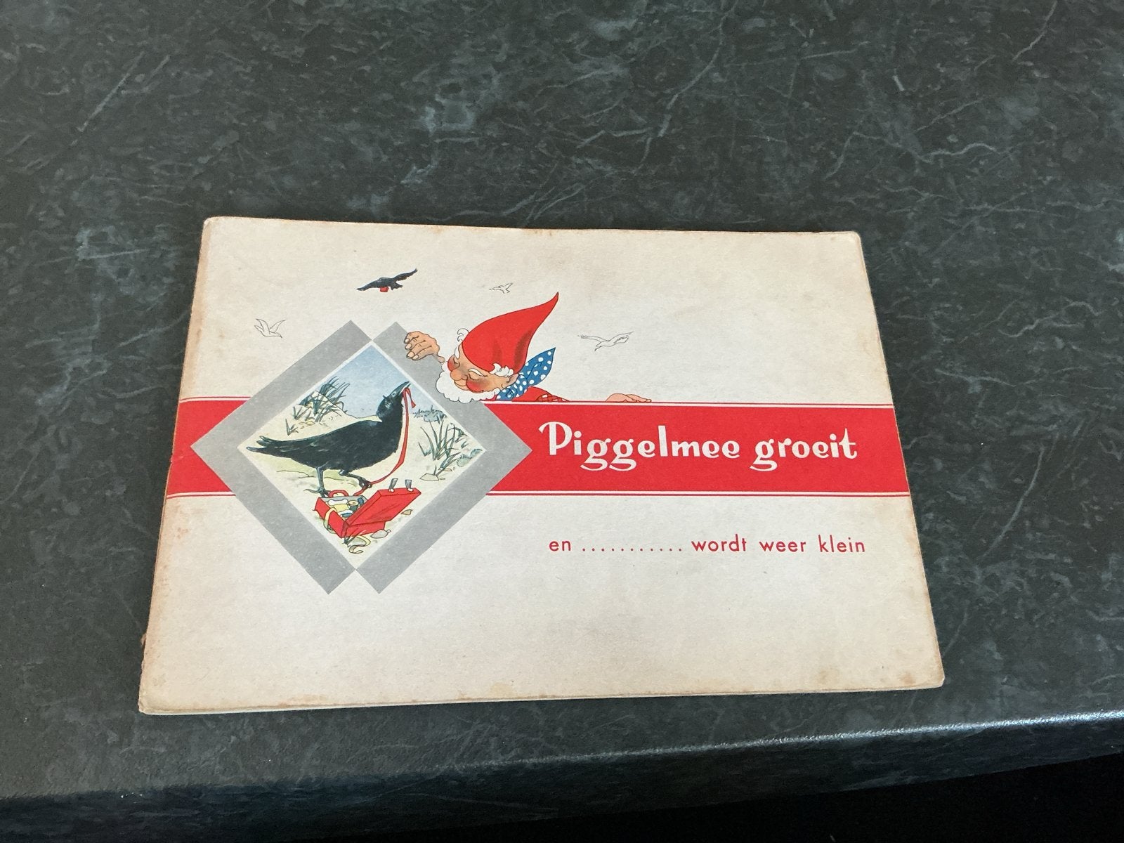 Piggelmee groeit en wordt weer klein - Boek 3, Boeken, Ophalen of Verzenden, Gelezen, Sprookjes