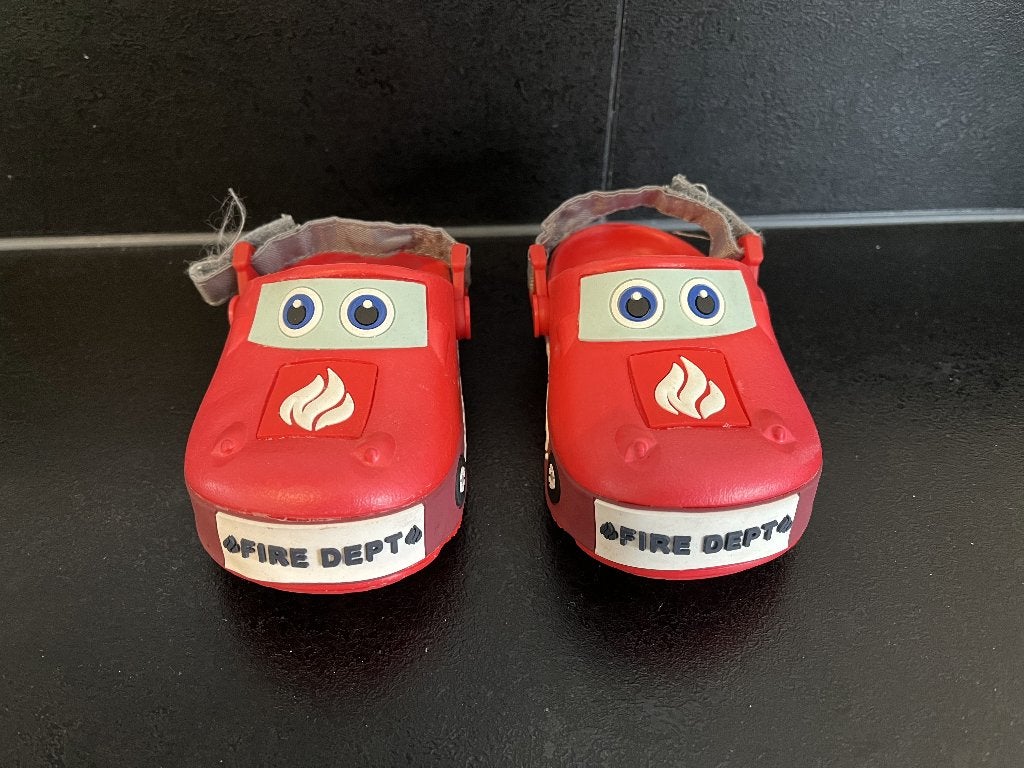 Crocs rood brandweer maat 19 / 21, Schoentjes, Crocs, Jongetje of Meisje, Ophalen of Verzenden