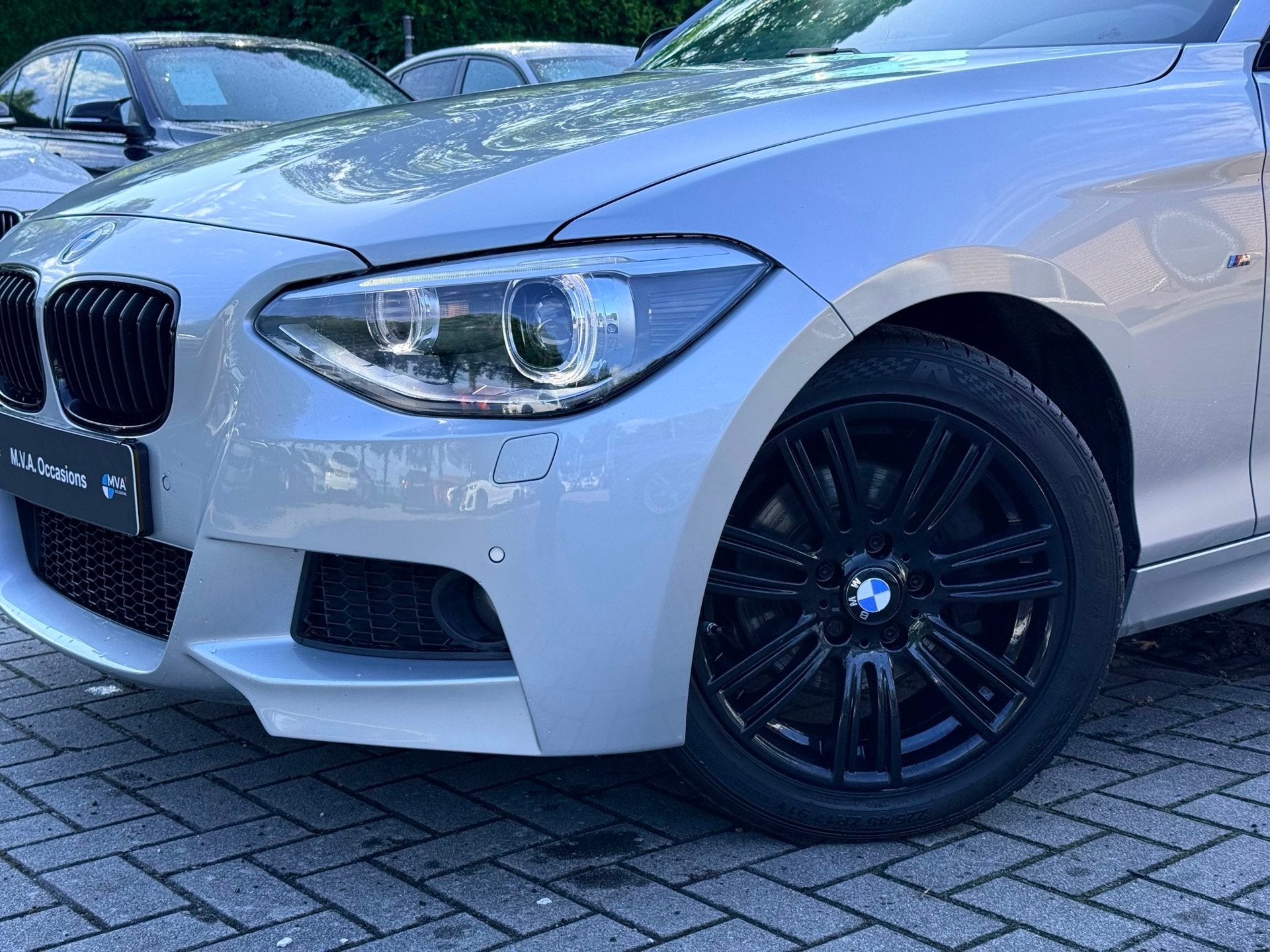 BMW 1-serie 118i Business+ M Sport|Nieuwe Ketting + Klepseal, Auto's, BMW, Euro 5, Achterwielaandrijving, Gebruikt, Zwart