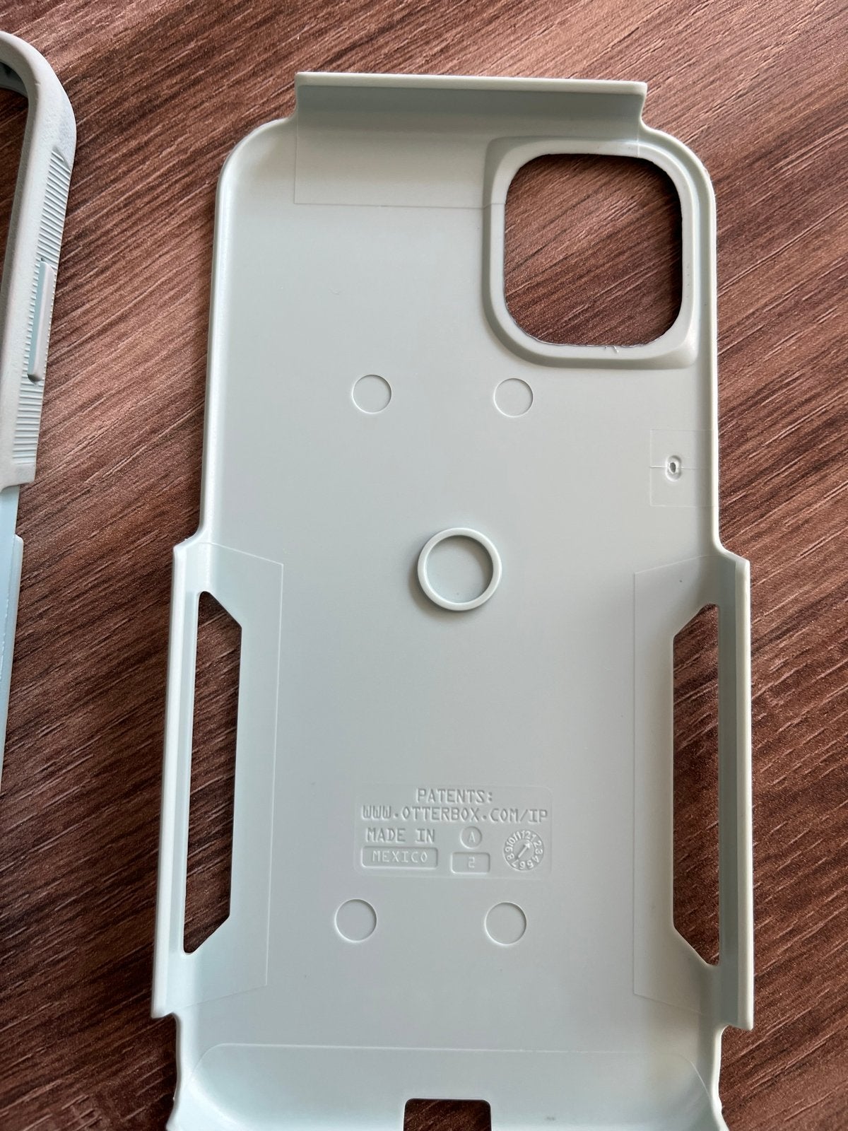 Foto 14 van iPhone 11 (128GB) Groen met OtterBox hoesje