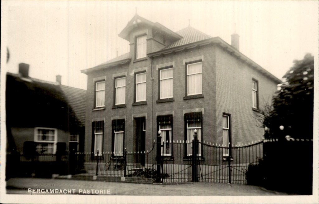 Bergambacht - Pastorie - FOtokaart Bromografia, Verzamelen, Ansichtkaarten | Nederland, Ophalen of Verzenden, 1920 tot 1940, Ongelopen