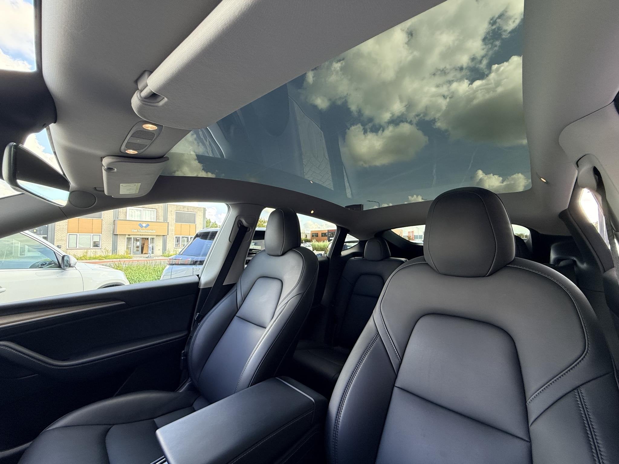 Foto 6 van Tesla Model Y Long Range AWD 75 kWh NL-AUTO | PANODAK | LEDE