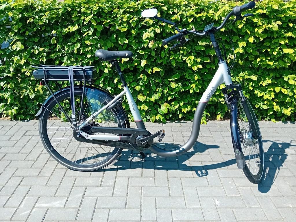 Zgan lage instap elektrische fiets, Fietsen en Brommers, Elektrische fietsen, Minder dan 47 cm, Ophalen of Verzenden, Zo goed als nieuw