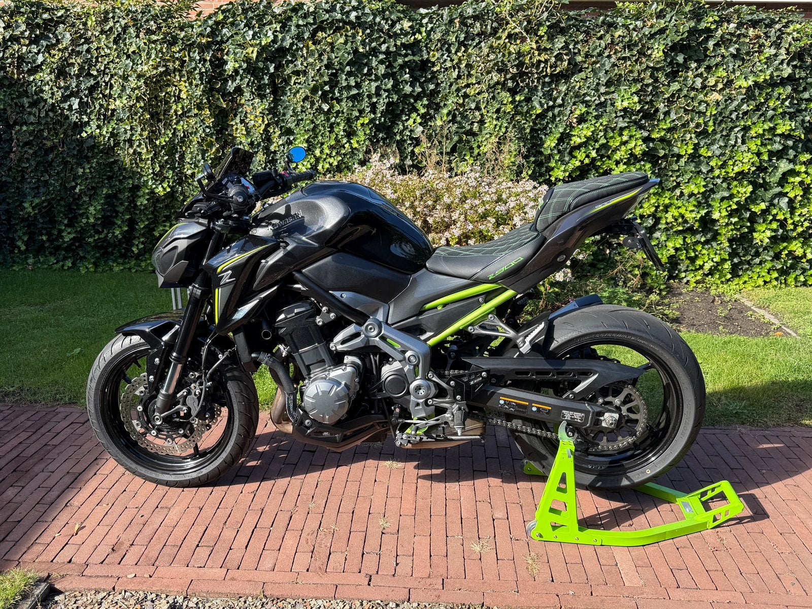 Kawasaki Naked Z900 ABS|AKRAPOVIC|RIZOMA|COSTUM|ZEER NETJES|, Occasion, Kawasaki, 4 cilinders, Motorrijbewijs A