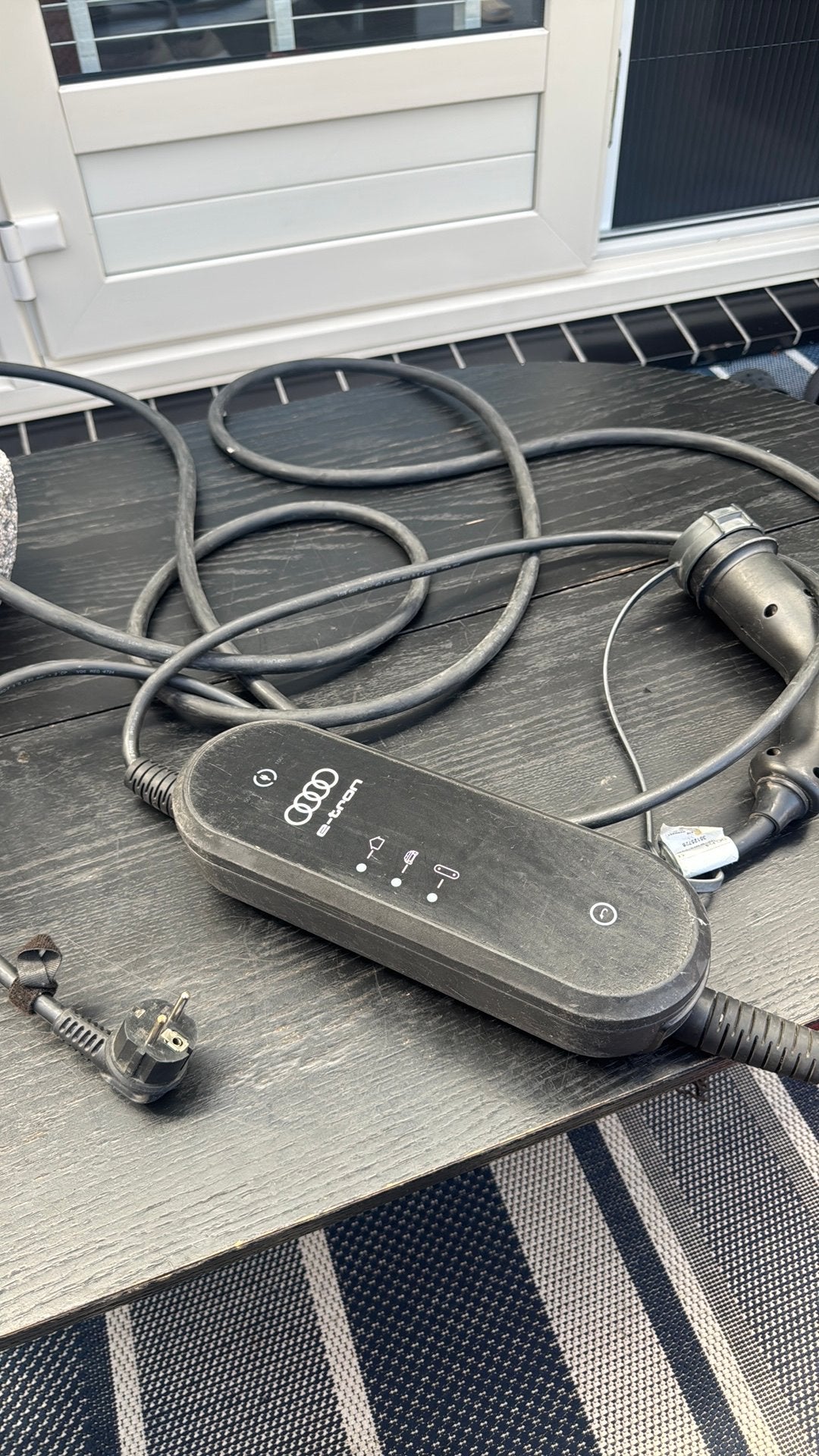 Audi E-Tron universele oplader. Stopcontact aansluiting., Ophalen of Verzenden, Zo goed als nieuw