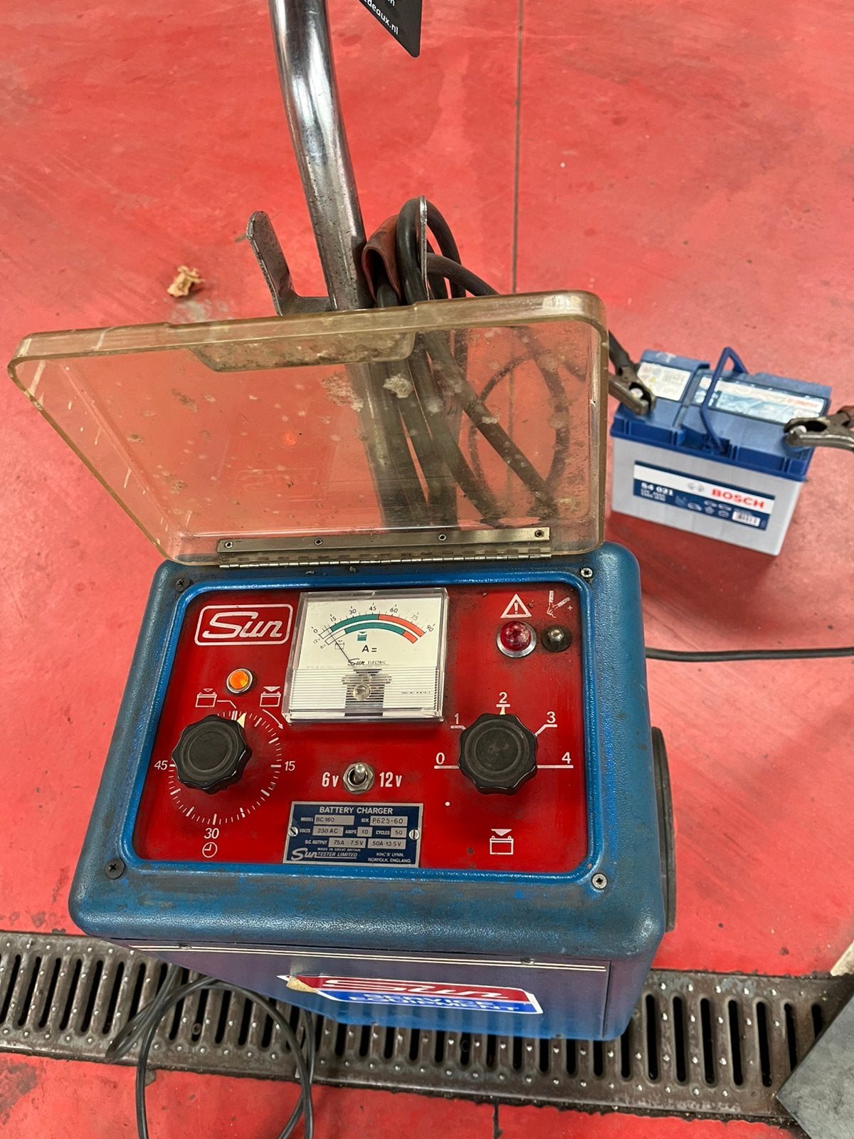 Acculader, Auto diversen, Ophalen, Gebruikt
