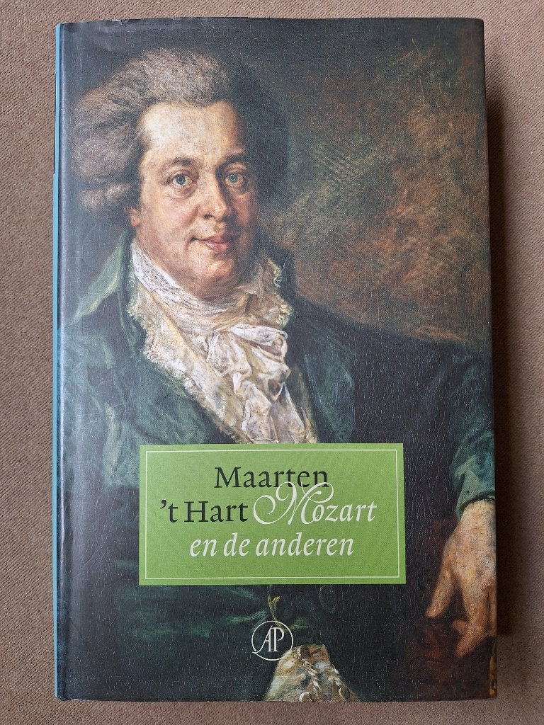 Maarten 't Hart	Mozart en de anderen, Ophalen of Verzenden, Gelezen