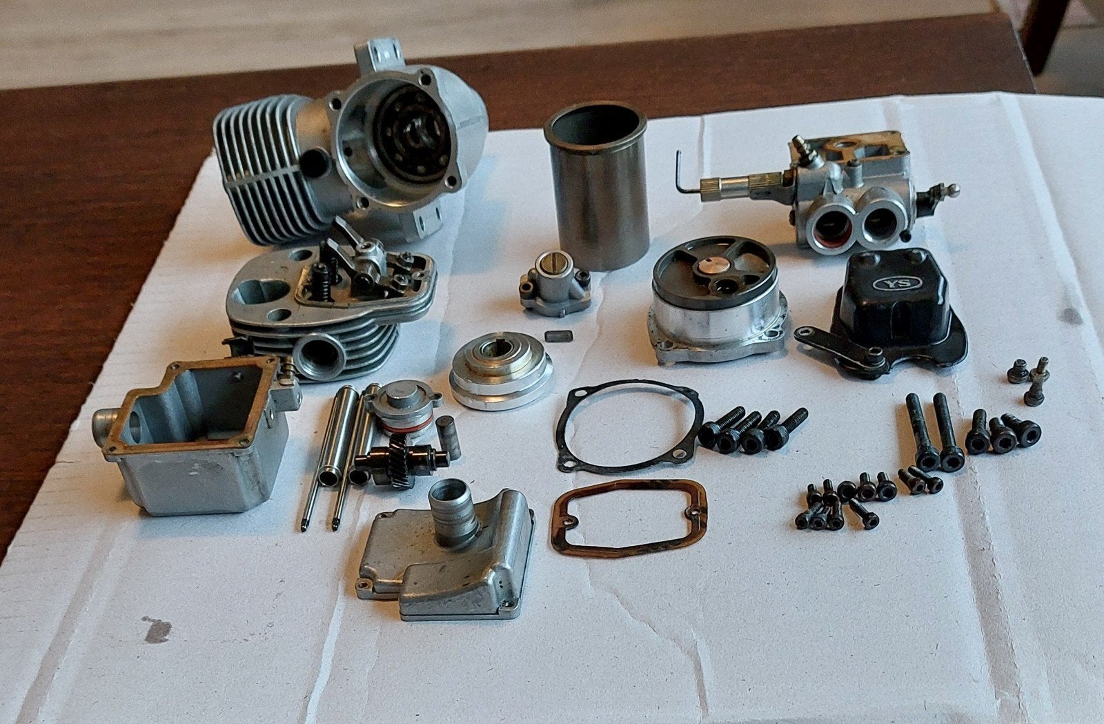 Nitro vliegtuigmotor onderdelen YS F-120 4-takt supercharged, Ophalen of Verzenden, Gebruikt, 1:72 tot 1:144, Overige merken