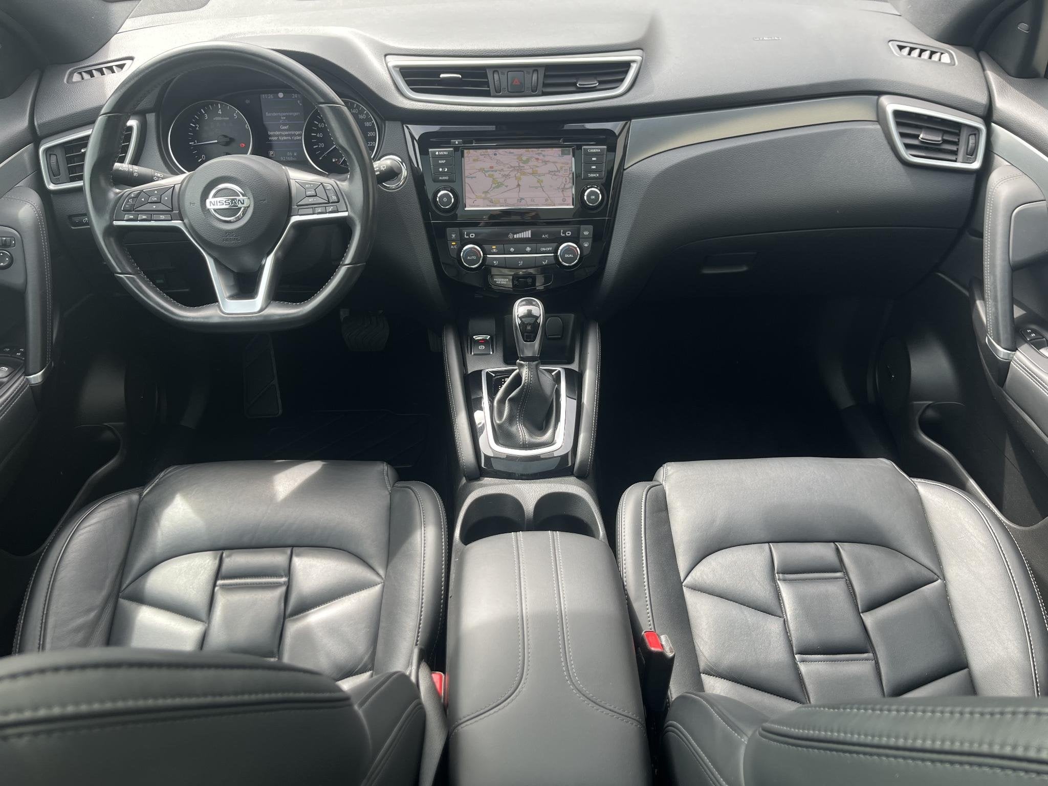 Nissan Qashqai 1.3 DIG-T Tekna + / Dealeronderhouden / Panor, Gebruikt, Euro 6, 4 cilinders, 1290 kg