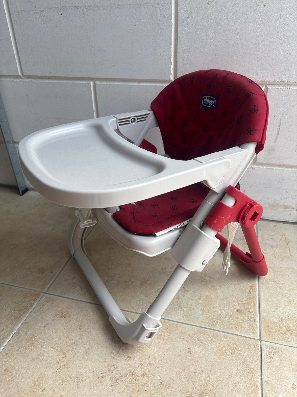 Gloednieuwe Chicco kinderstoel - Inklapbaar en verstelbaar, Kinderen en Baby's, Ophalen, Zo goed als nieuw, Inklapstoel