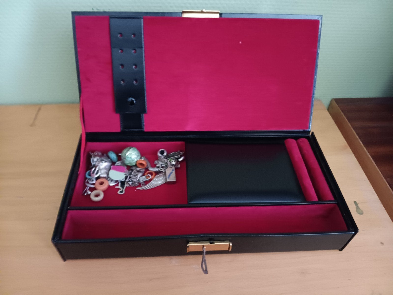 Sieradendoos, Sieraden, Tassen en Uiterlijk, Beautycases, Softcase, Zwart, Ophalen of Verzenden, Zo goed als nieuw