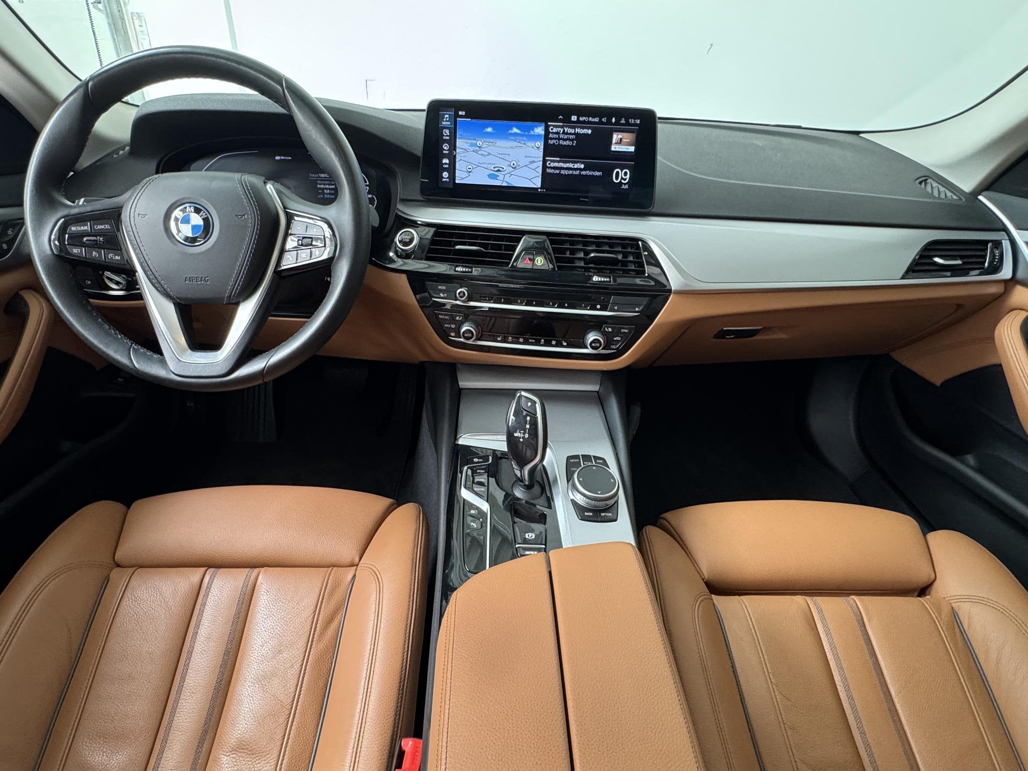 BMW 5-serie Touring 530e xDrive Business Edition Plus | Pano, Auto's, 1935 kg, Gebruikt, 4 cilinders, Vierwielaandrijving