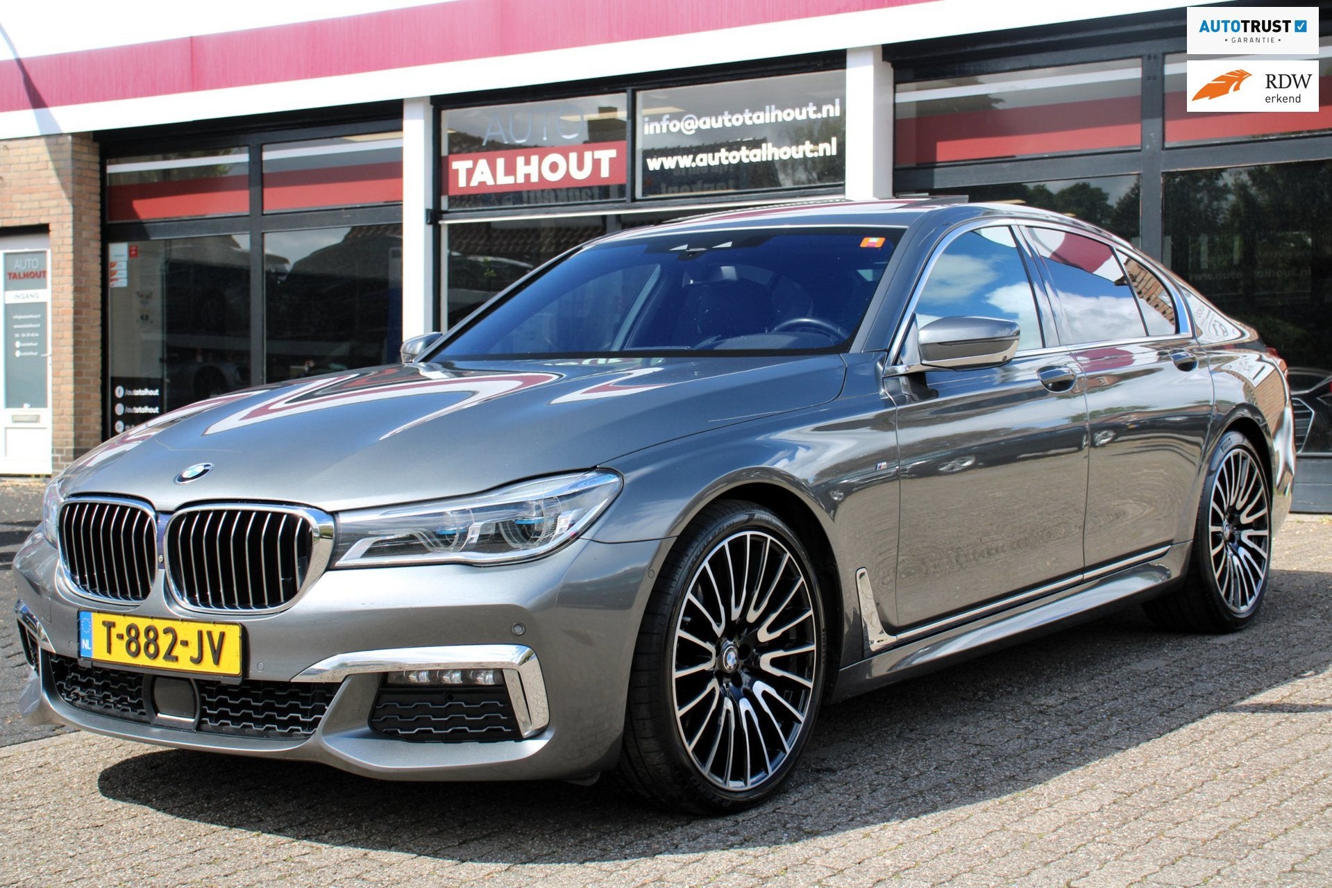 BMW 7-serie 750i High Executive | M-Sport, Softclose, Apple, Auto's, Dealer onderhouden, Achterwielaandrijving, 4395 cc, 1795 kg