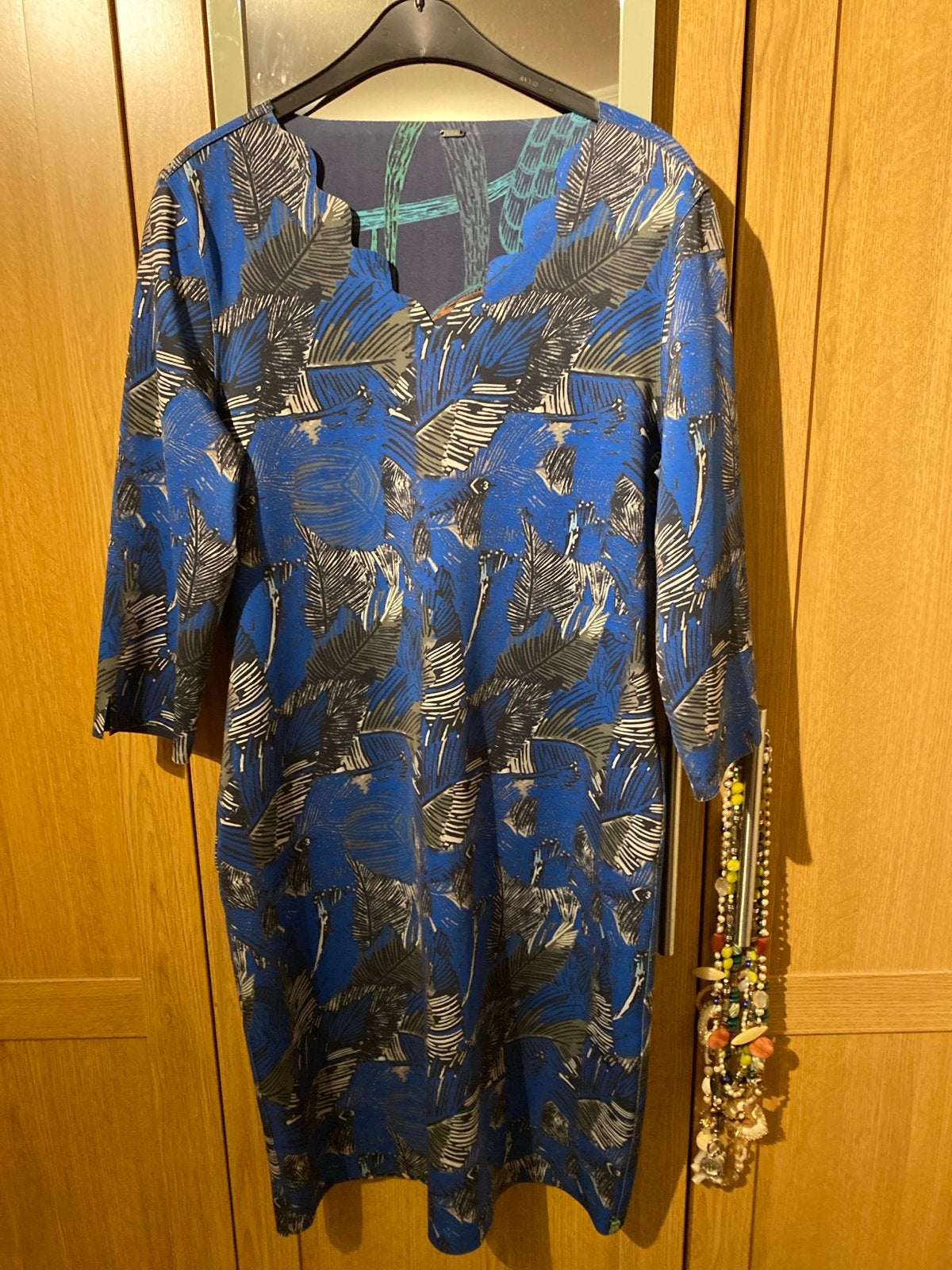Lizzy & Coco jurk met papegaaienprint, Kleding | Dames, Blauw, Maat 42/44 (L), Ophalen of Verzenden, Zo goed als nieuw